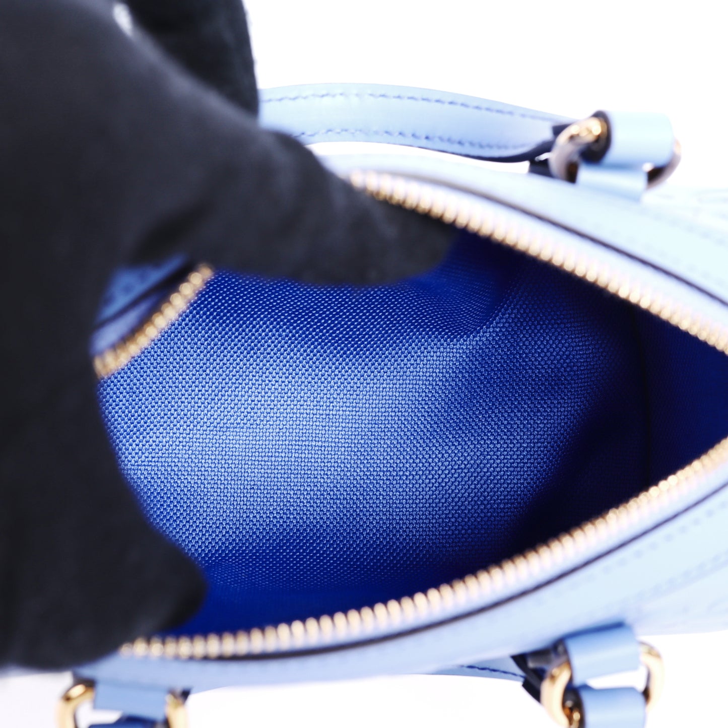 Pre-Owned Gucci Blue GG Embossed Leather Crossbody Bag 10140495