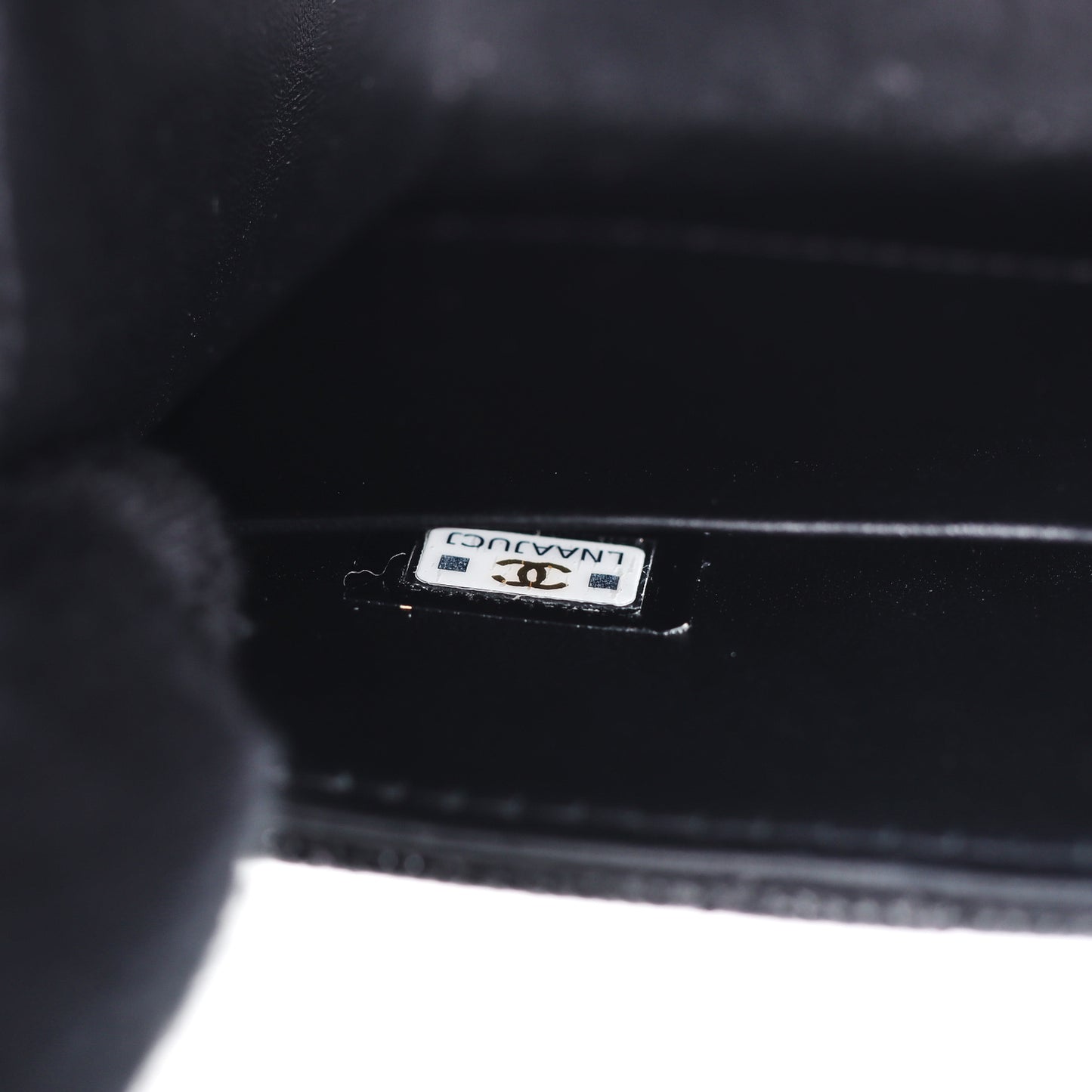 Pre-Owned Chanel 23P Black Quilted Caviar Calfskin Leather Wallet On Chain 12007592