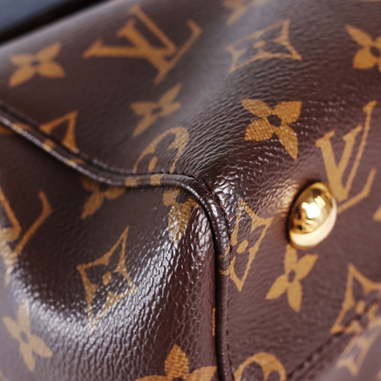 Pre-Owned Louis Vuitton Capucines MM Monogram Canvas and Leather Tote Bag 13987241