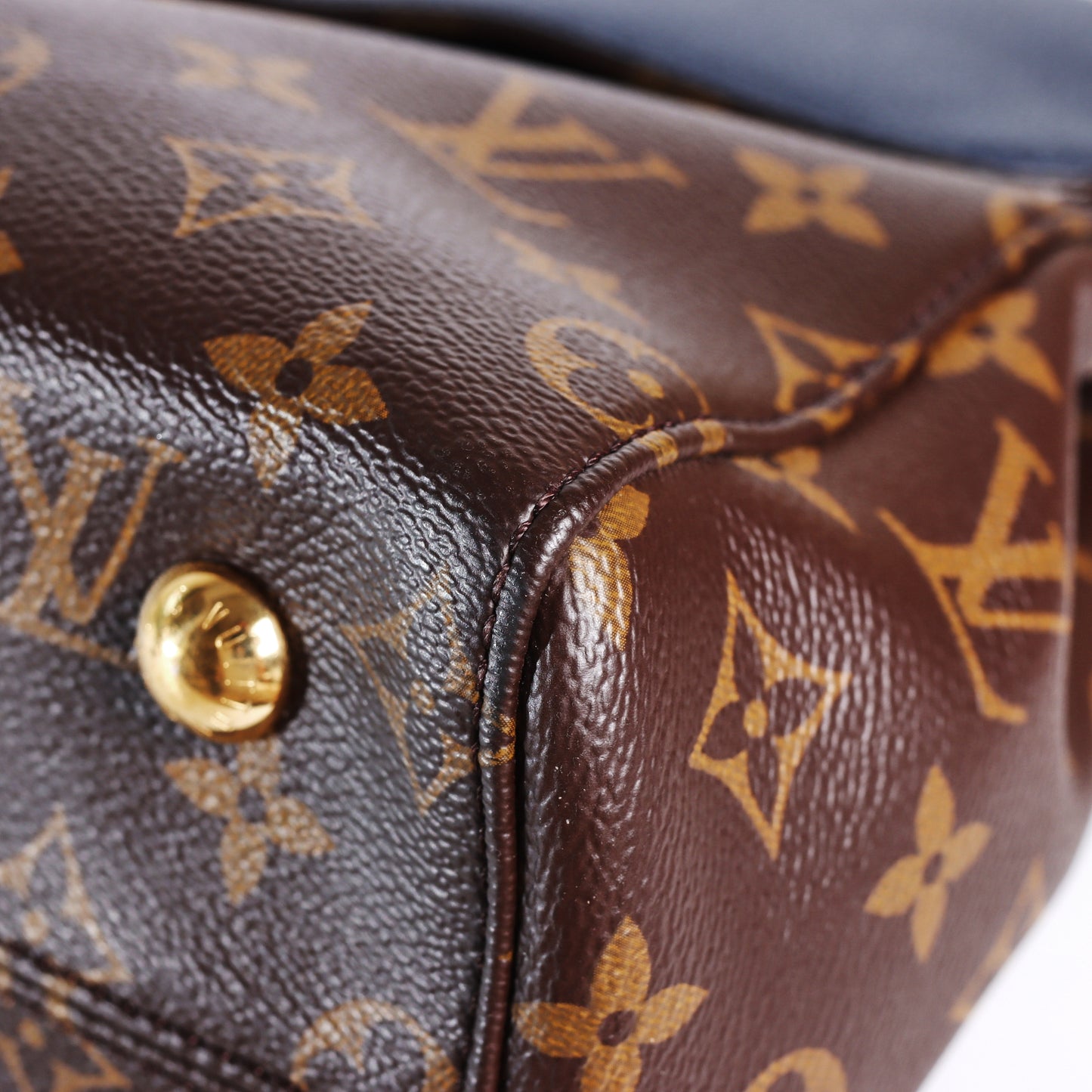Pre-Owned Louis Vuitton Capucines MM Monogram Canvas and Leather Tote Bag 13987241