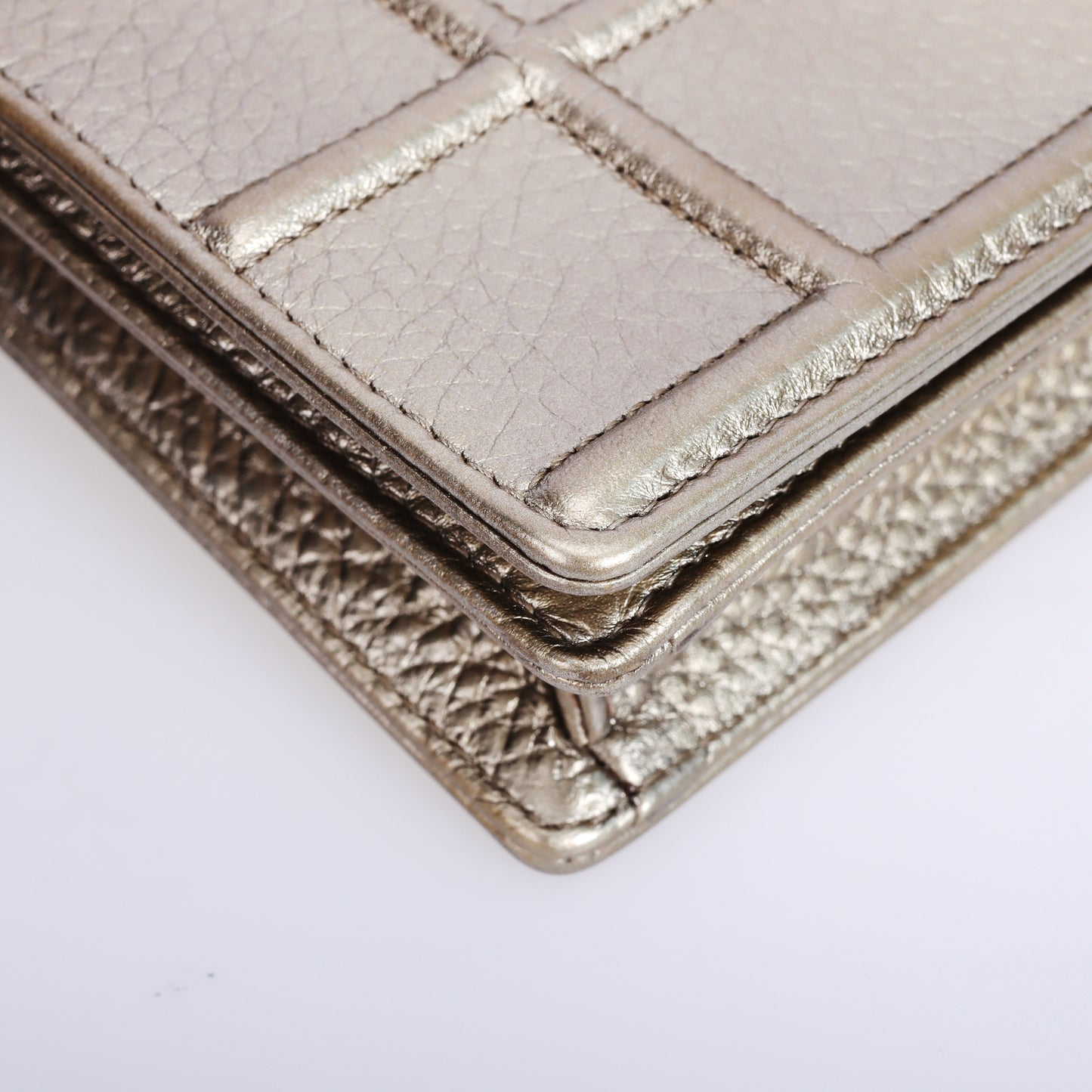 Pre-Owned Christian Dior Diorama Gold Metallic Calfskin Leather Crossbody Bag 16062252