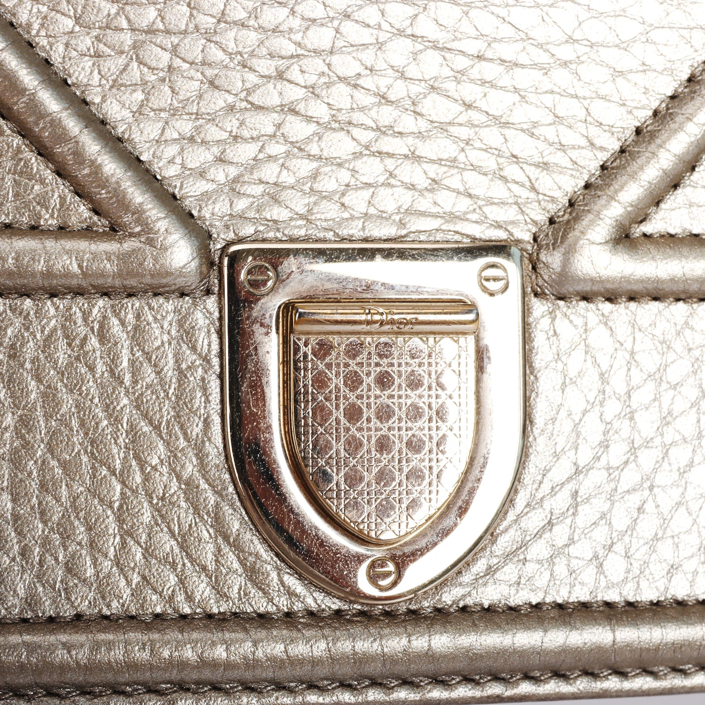 Pre-Owned Christian Dior Diorama Gold Metallic Calfskin Leather Crossbody Bag 16062252