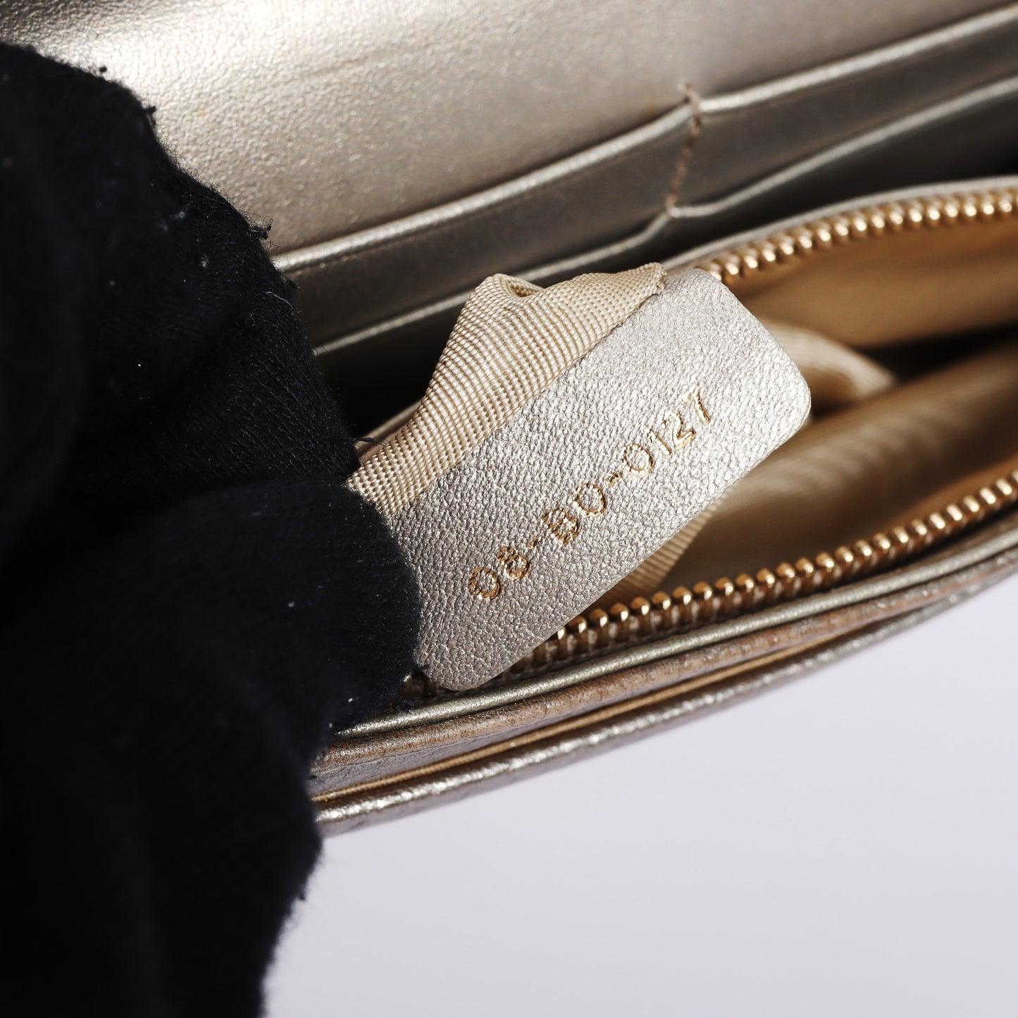 Pre-Owned Christian Dior Diorama Gold Metallic Calfskin Leather Crossbody Bag 16062252