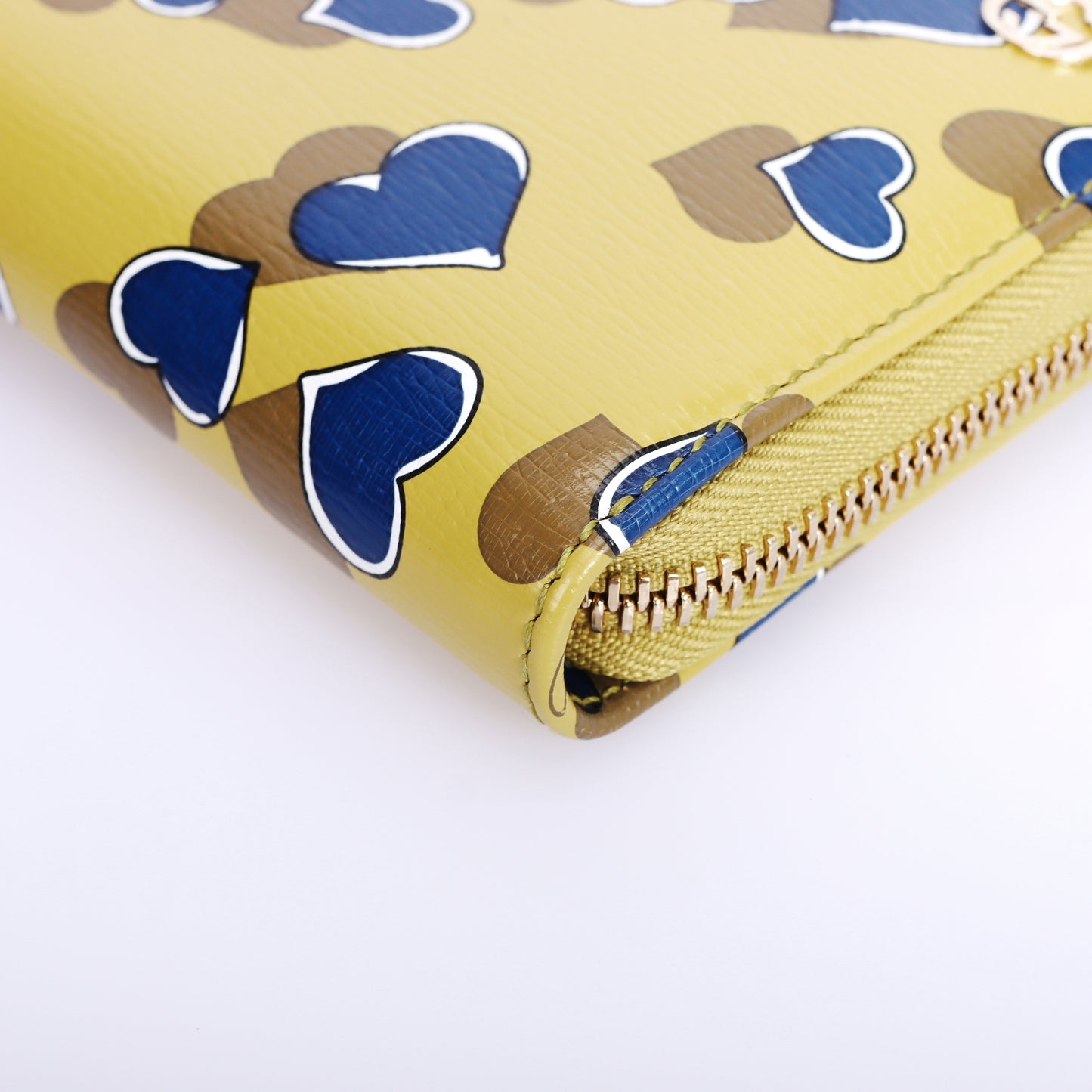 Pre-Owned Gucci Yellow Heart Print Calfskin Zip-Around Wallet 16261906