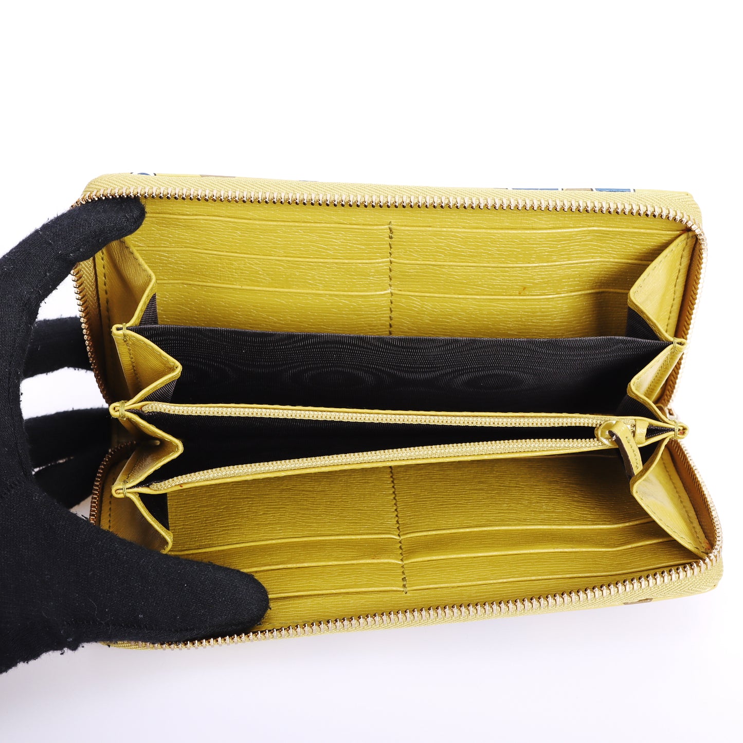 Pre-Owned Gucci Yellow Heart Print Calfskin Zip-Around Wallet 16261906