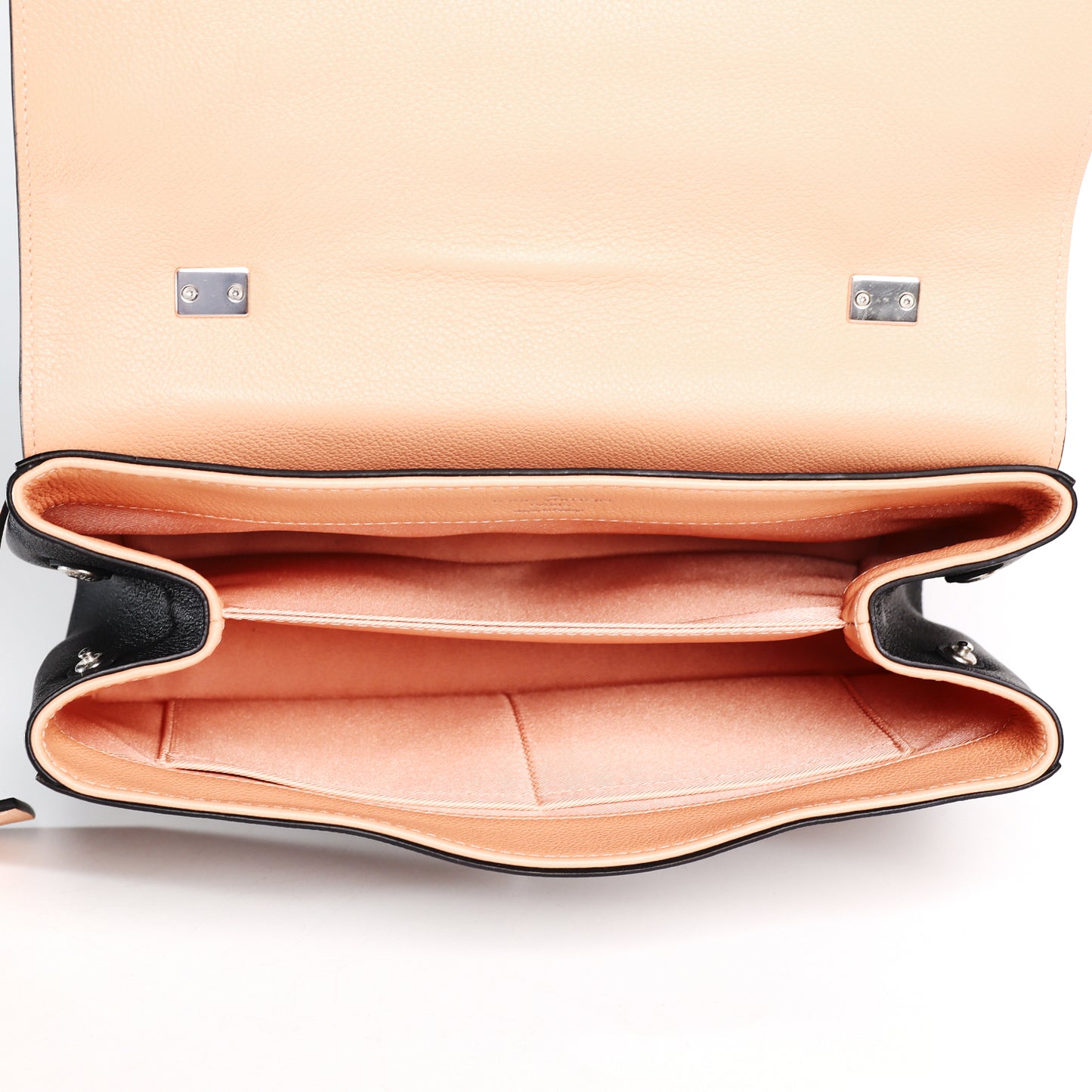 Pre-Owned Louis Vuitton Lockme II Beige Calfskin Shoulder Bag 17895358 c