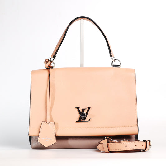 Pre-Owned Louis Vuitton Lockme II Beige Calfskin Shoulder Bag 17895358 c
