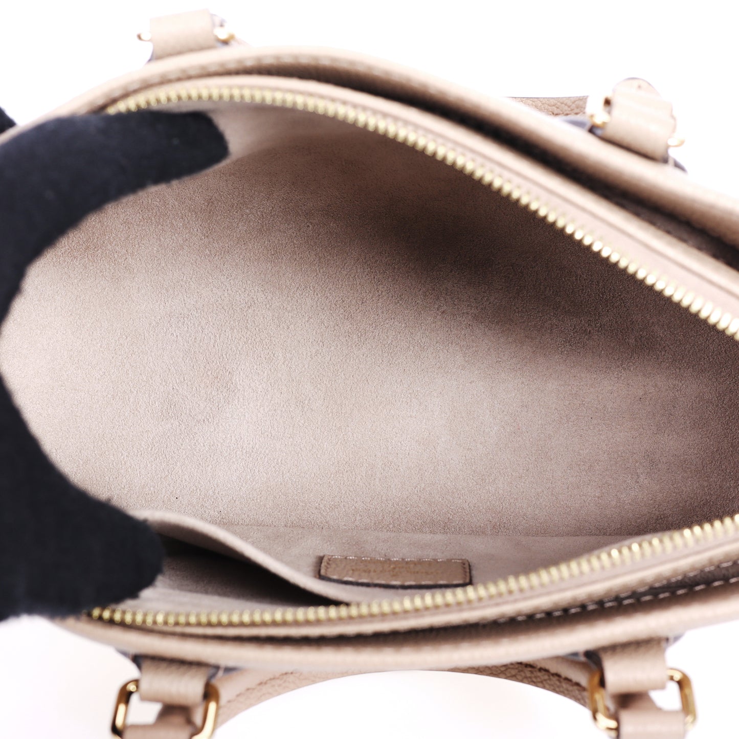 Pre-Owned Louis Vuitton OnTheGo East West Dove Gray Calfskin Shoulder Bag 18923527 L