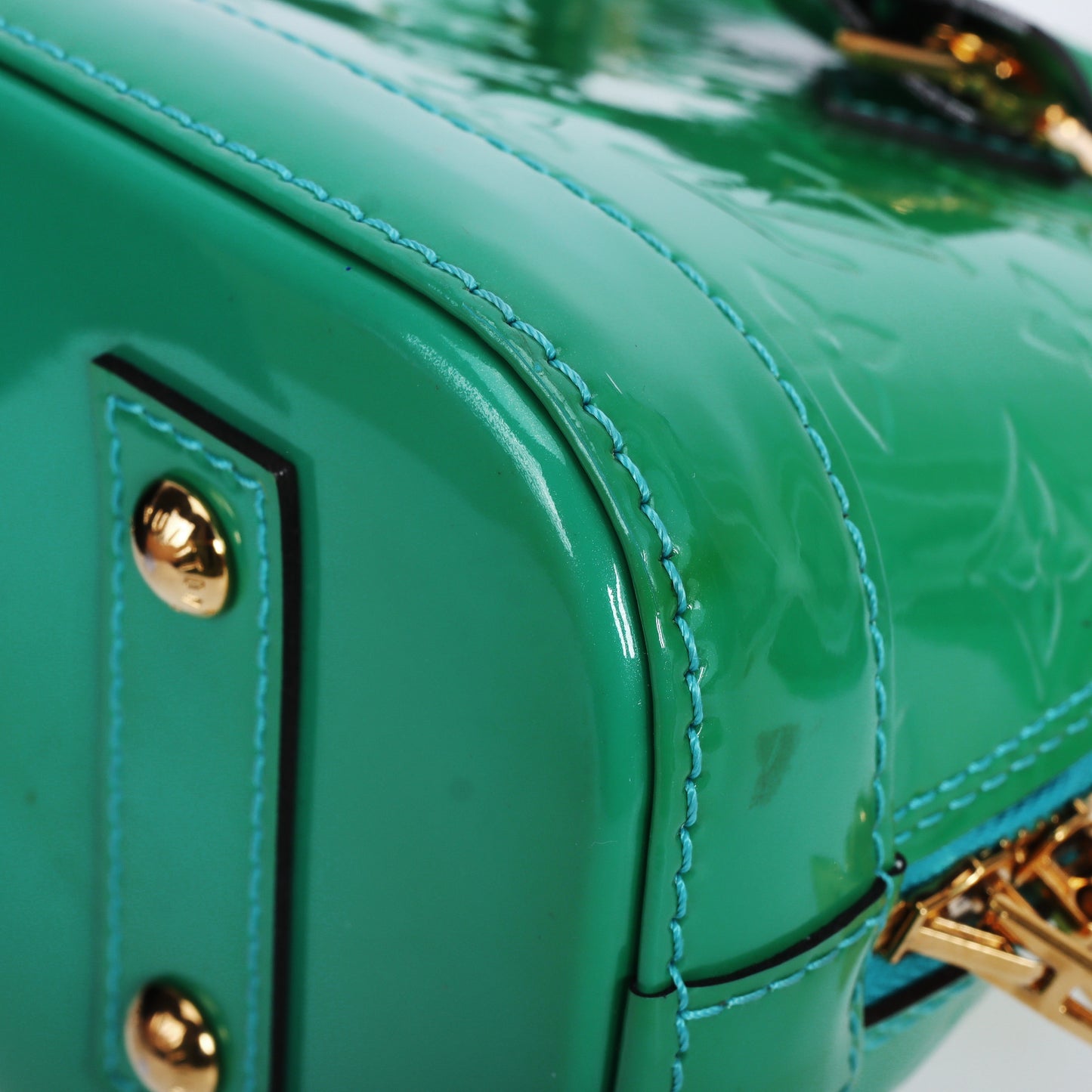 Pre-Owned Louis Vuitton Alma BB Green Patent Leather Shoulder Bag 19387742