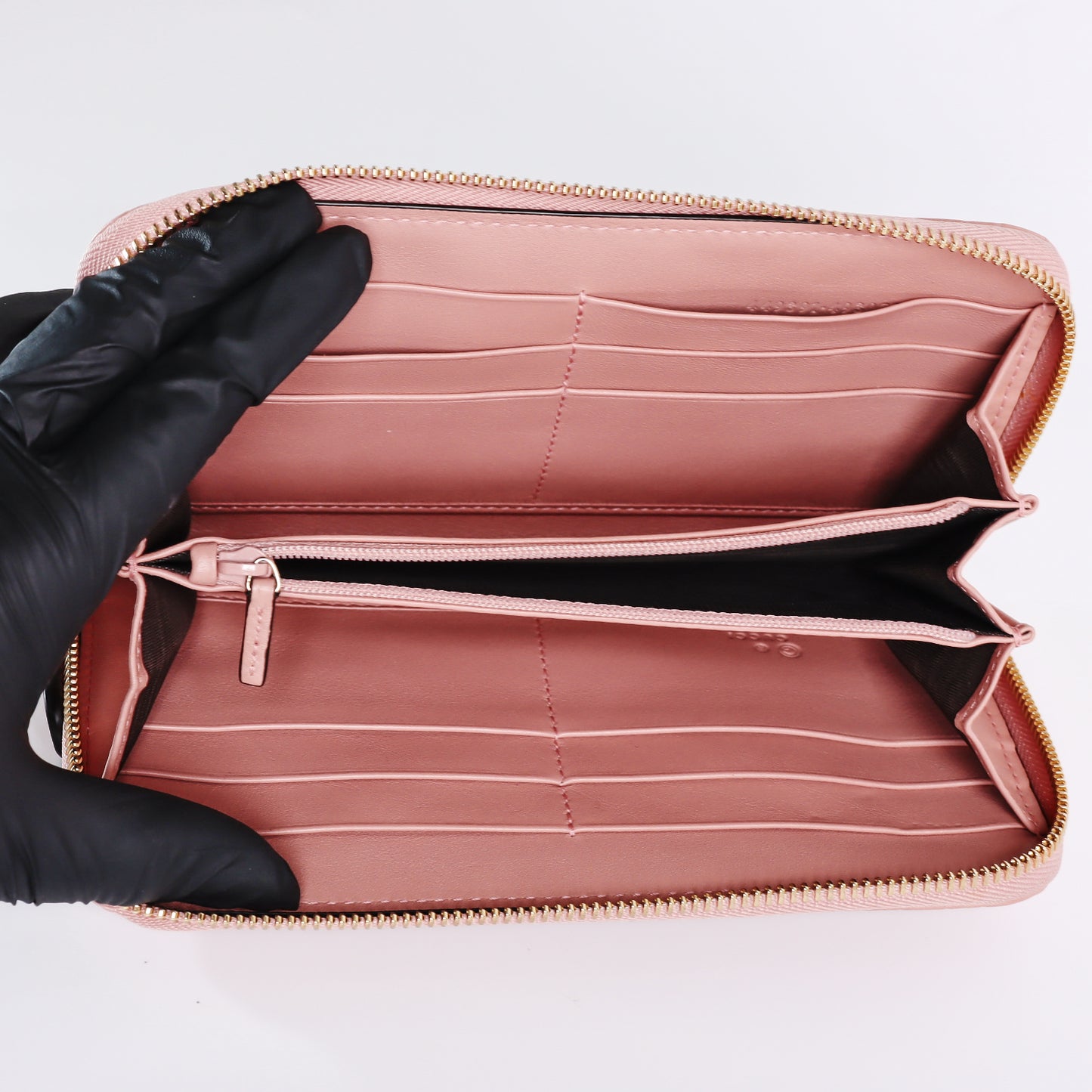 Pre-owned GUCCI Signature Pink calfskin Zippy Wallet 20872270