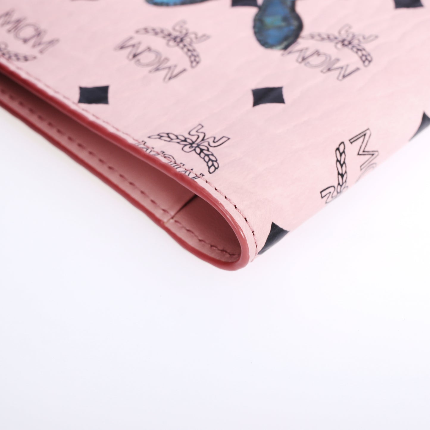 Pre-Owned MCM Rabbit Pink Calfskin Wallet 21410991