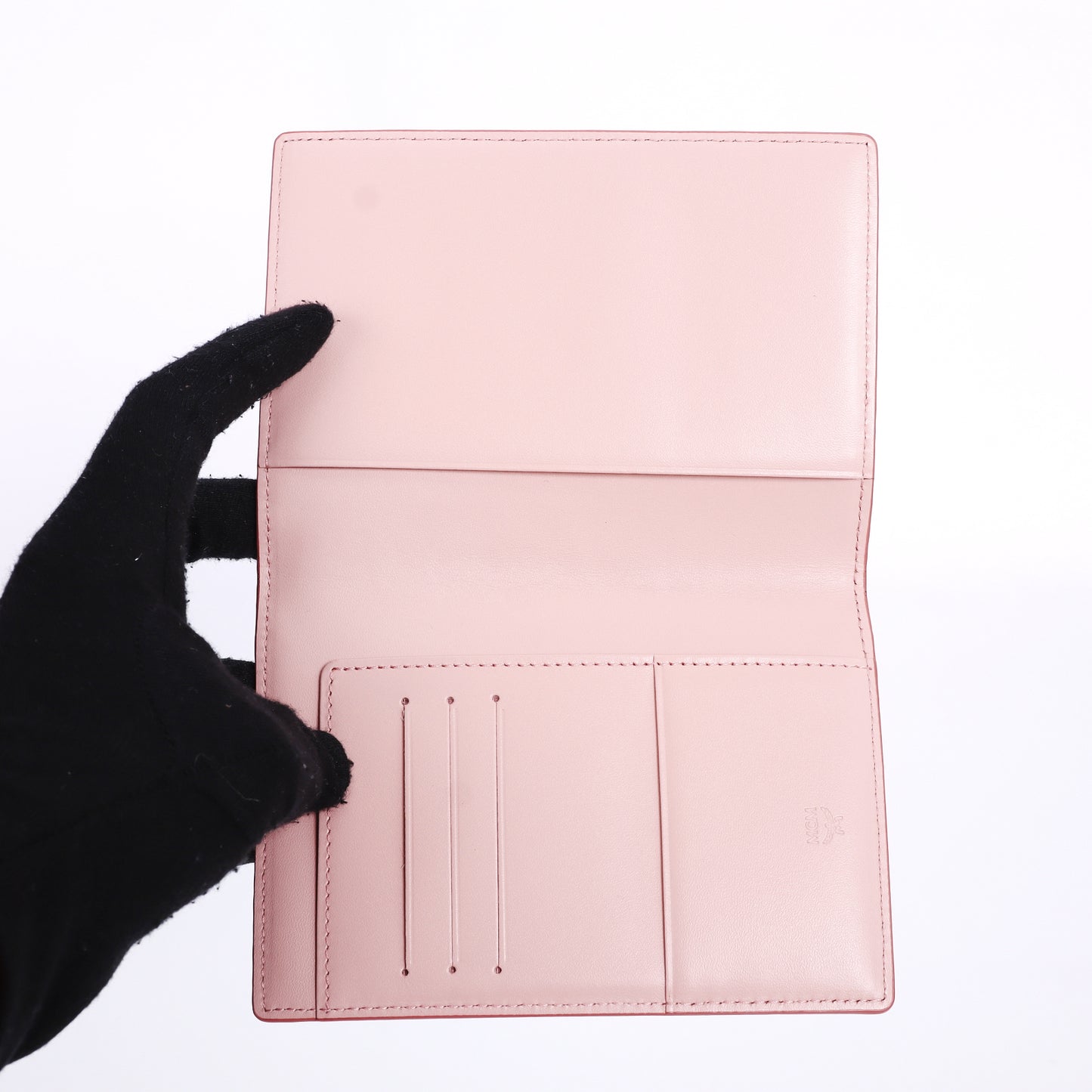 Pre-Owned MCM Rabbit Pink Calfskin Wallet 21410991