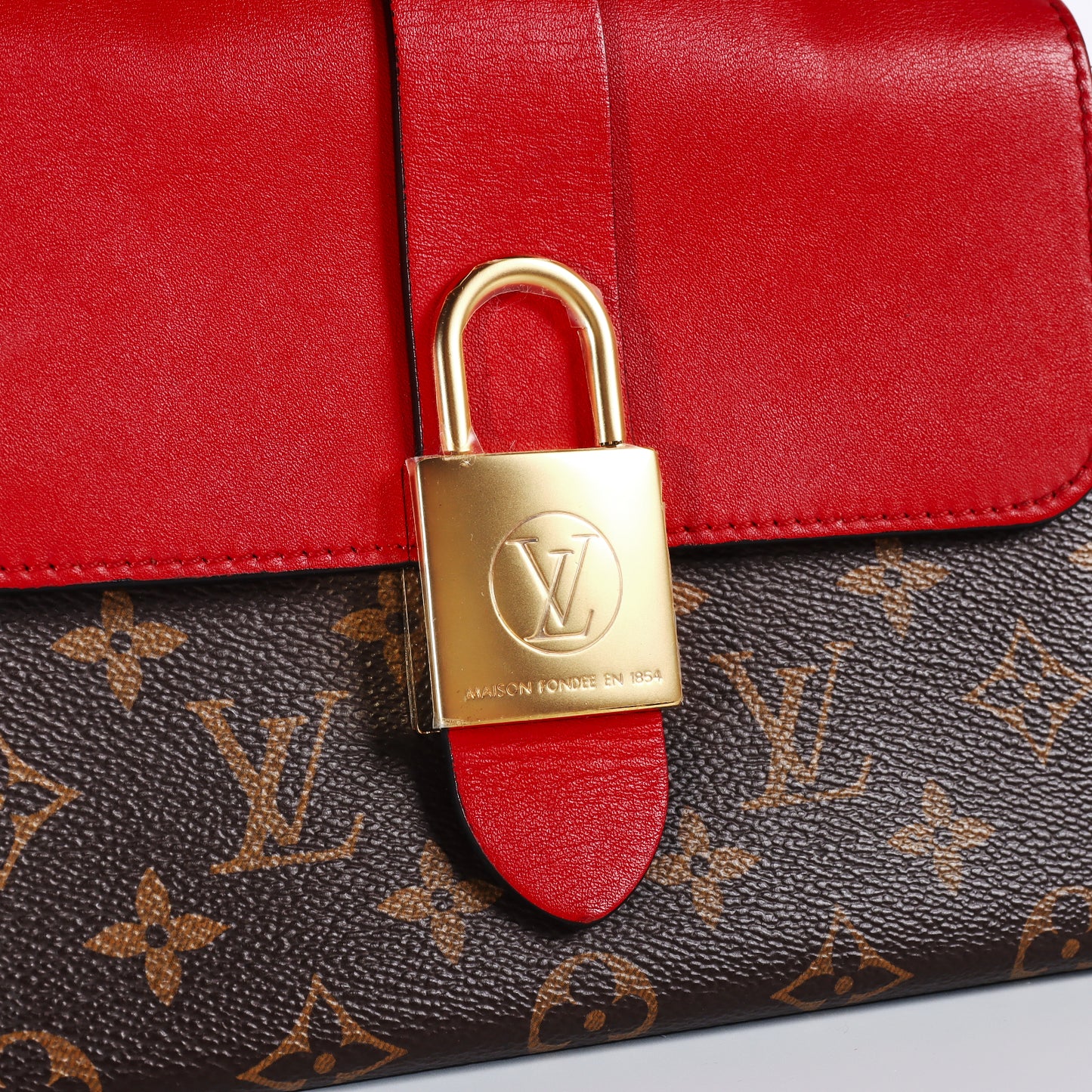 Pre-Owned Louis Vuitton Locky Red Coated Canvas Crossbody Bag 22679189