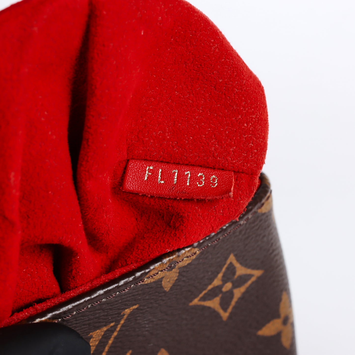Pre-Owned Louis Vuitton Locky Red Coated Canvas Crossbody Bag 22679189