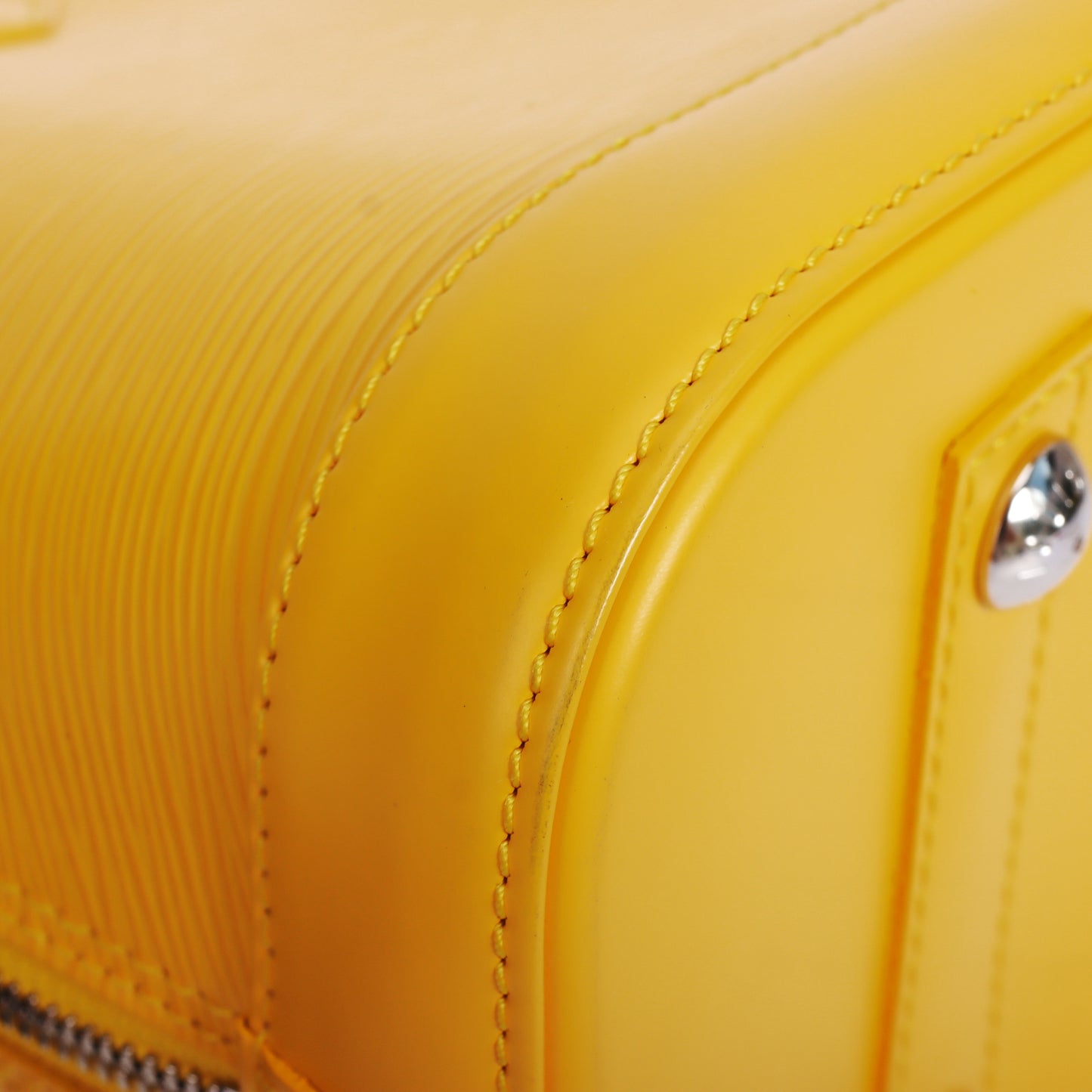 Pre-Owned Louis Vuitton LV Alma Yellow Epi Leather Handbag 23395364