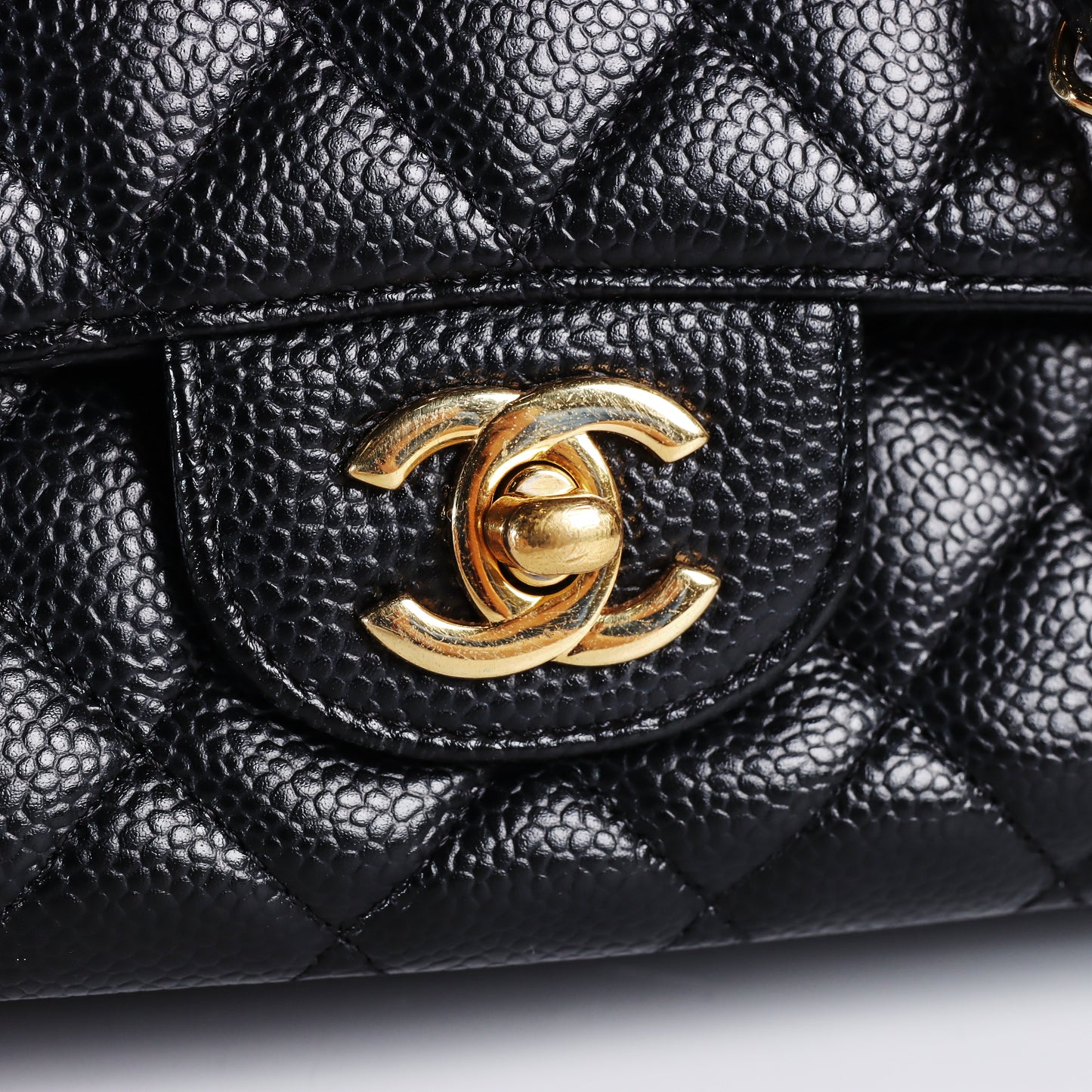 Pre-Owned Chanel Classic Flap Medium Black Quilted Calfskin Leather Crossbody Bag 25851194