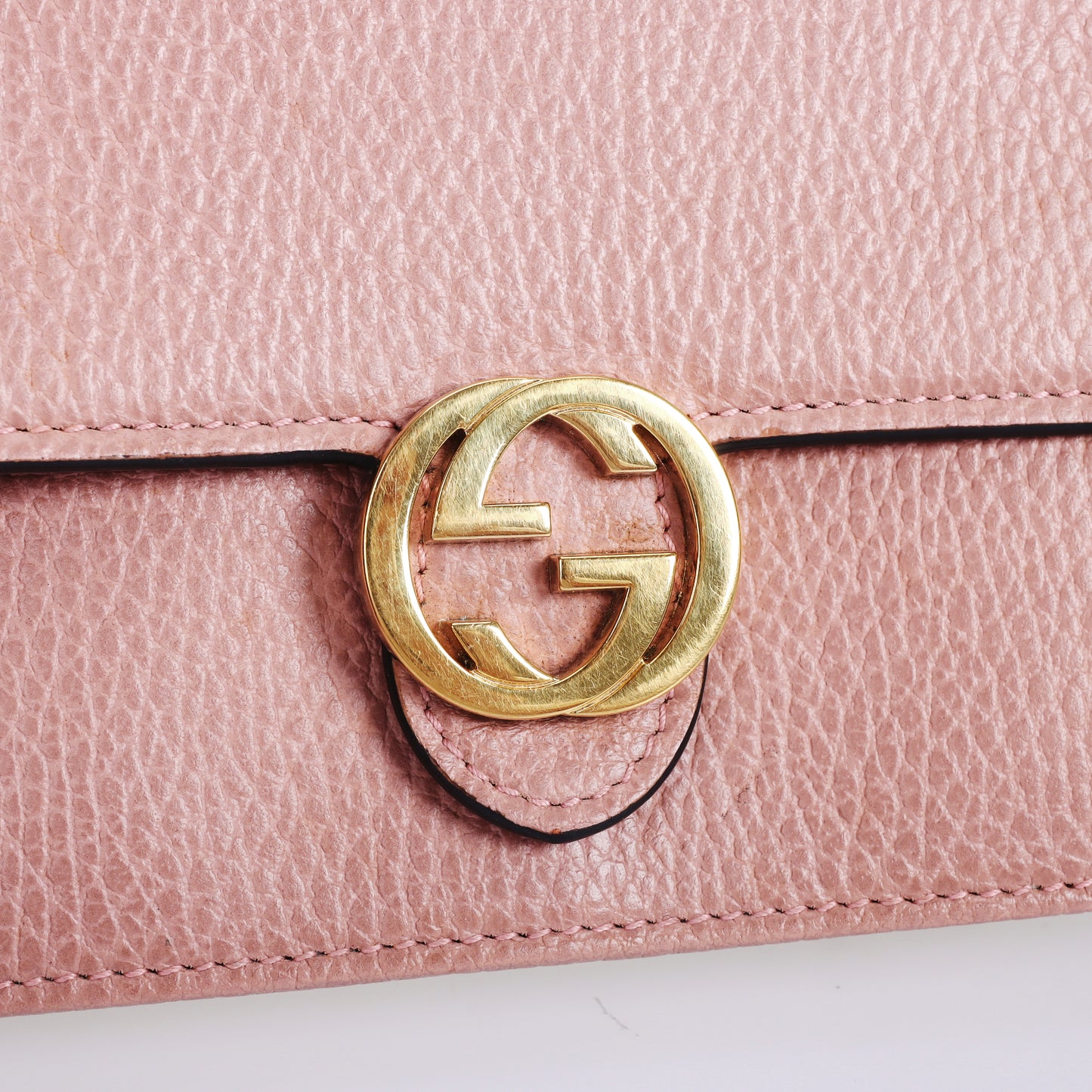 Pre-Owned Gucci Interlocking Pink Calfskin Leather Wallet on Chain 26808807 c