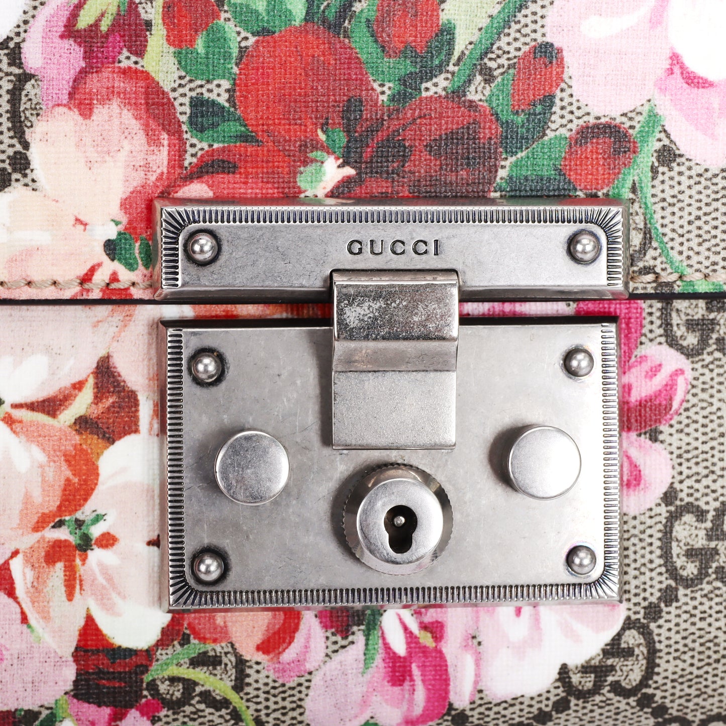 Pre-Owned Gucci Padlock GG Blooms Beige Coated Canvas Shoulder Bag 26879263