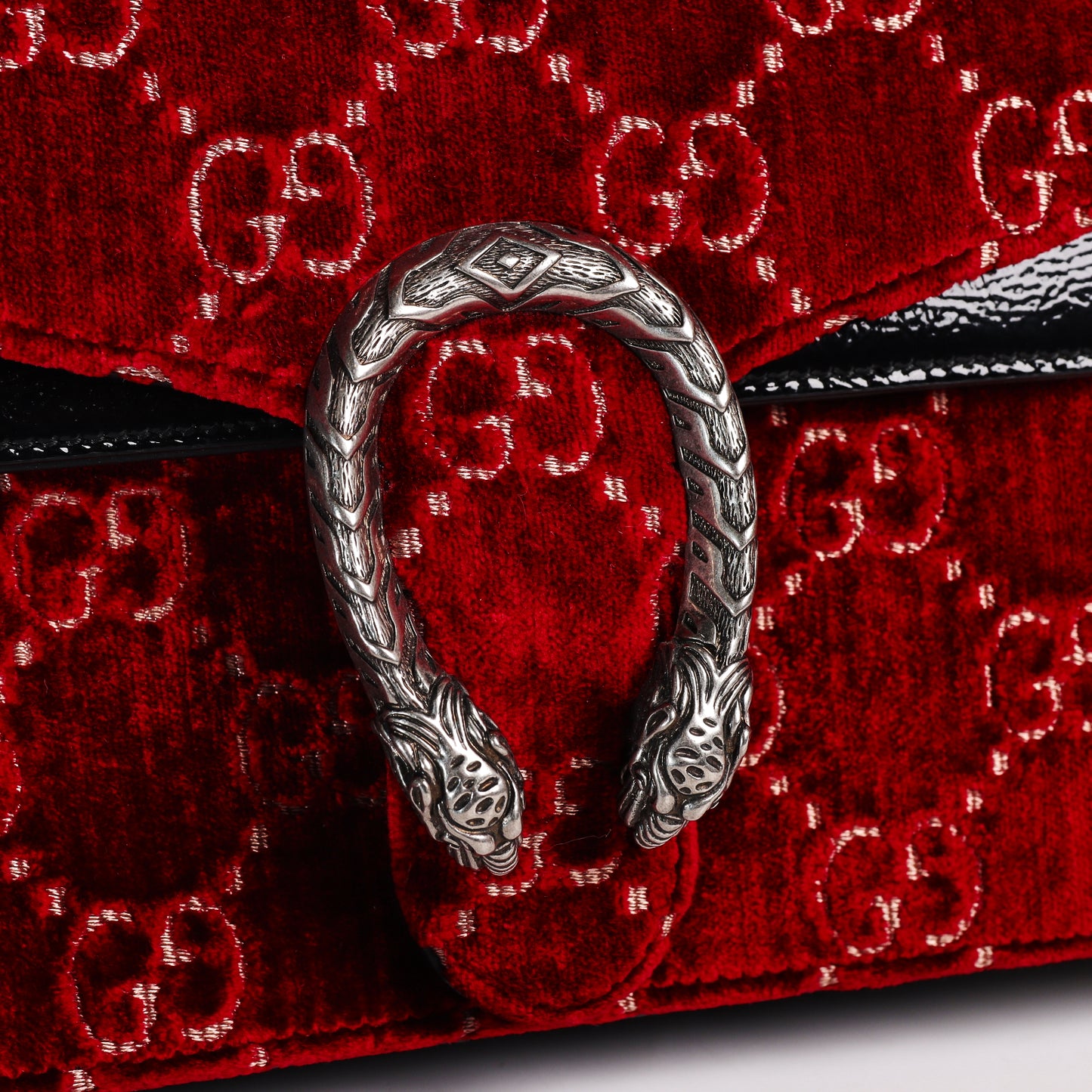 Pre-Owned Gucci Dionysus Small Size Red Velvet Shoulder Bag 27263432