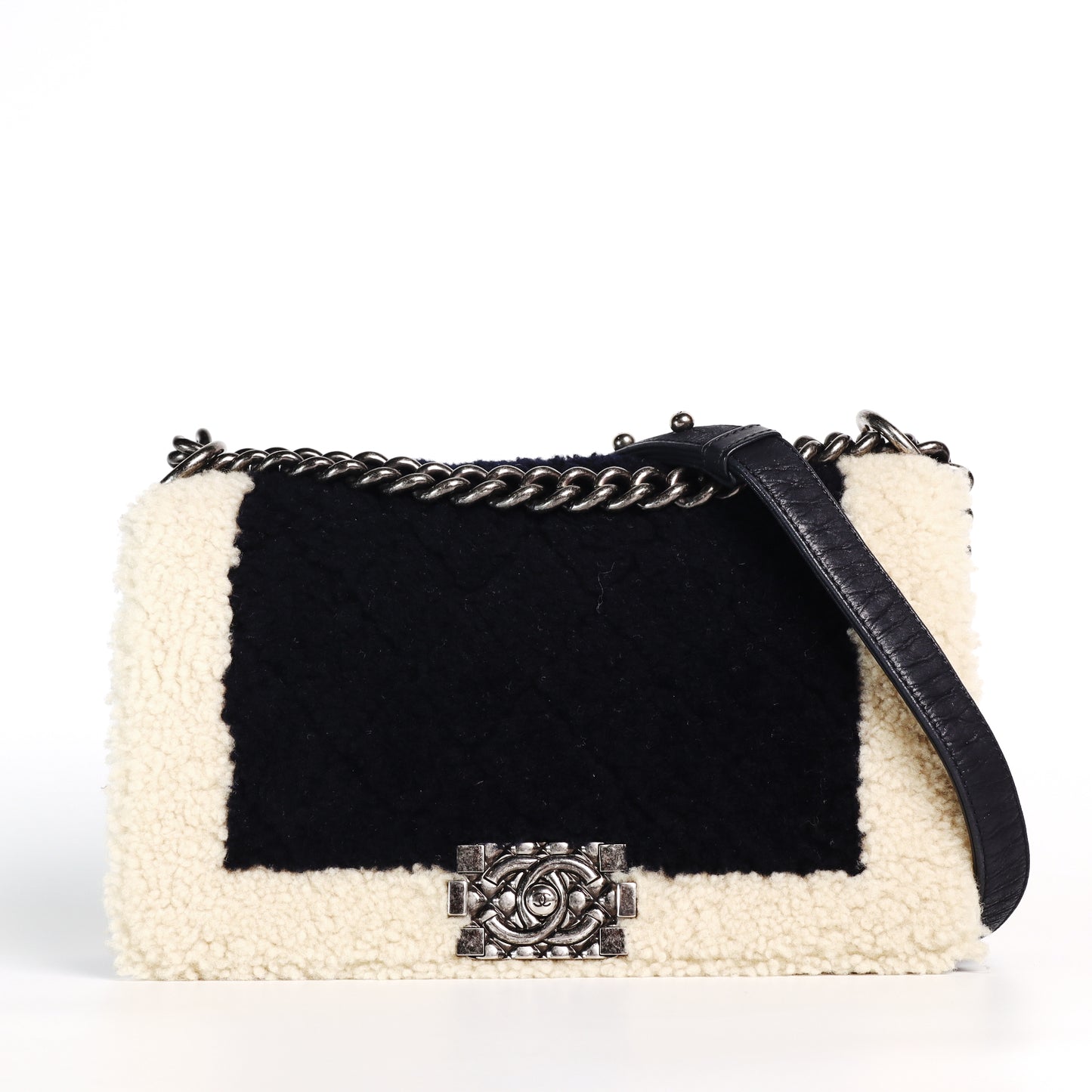 Pre-Owned Chanel  Le Boy Medium Black Wool Crossbody Bag 27742050 L