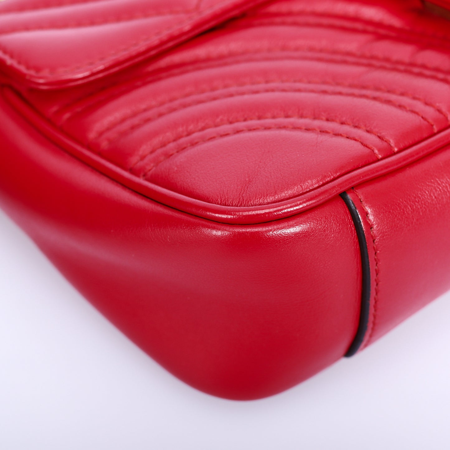 Pre-Owned Gucci GG Marmont Red Calfskin Shoulder Bag 29051589