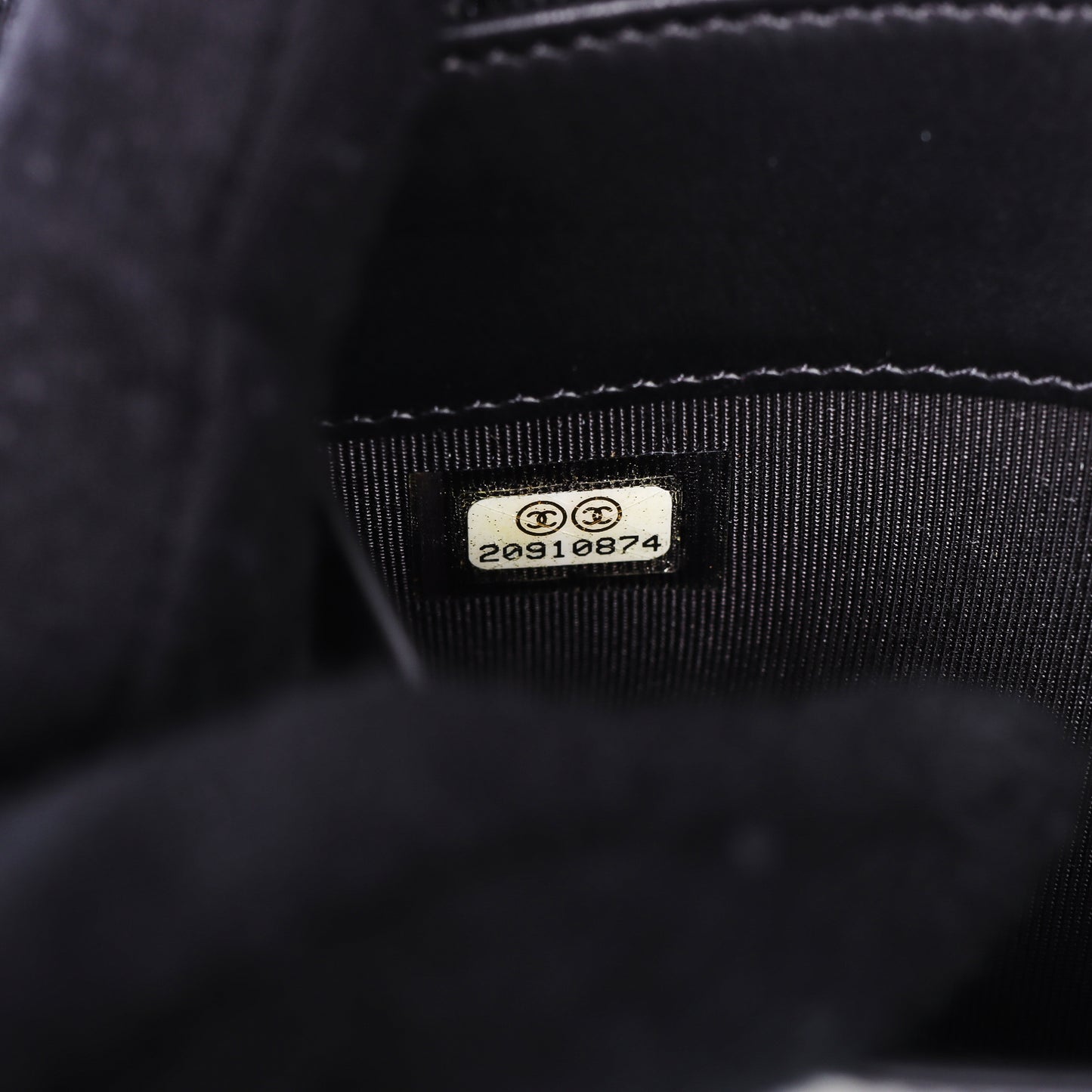 Pre-Owned Chanel Classic Black Quilted Caviar Calfskin Wallet 30737681