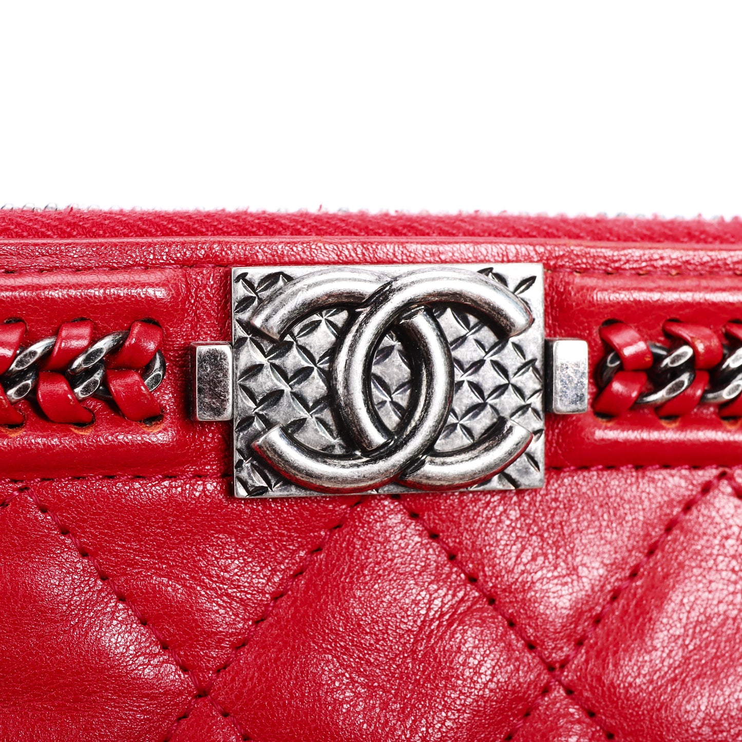 Pre-Owned Chanel Boy O Case Red Calfskin Clutch 30886202