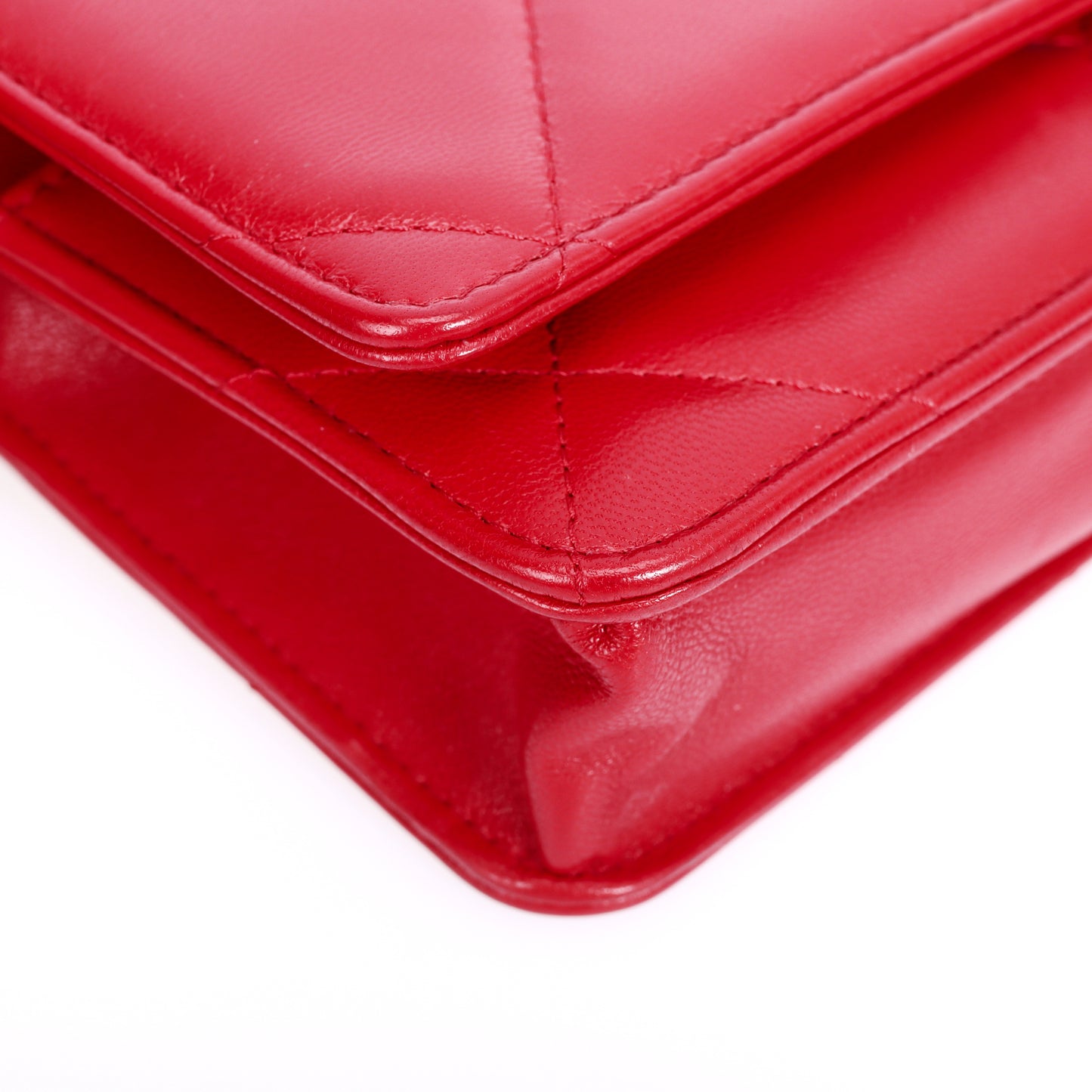 Pre-Owned Chanel 19 Red Lambskin Leather Wallet on Chain 32401891
