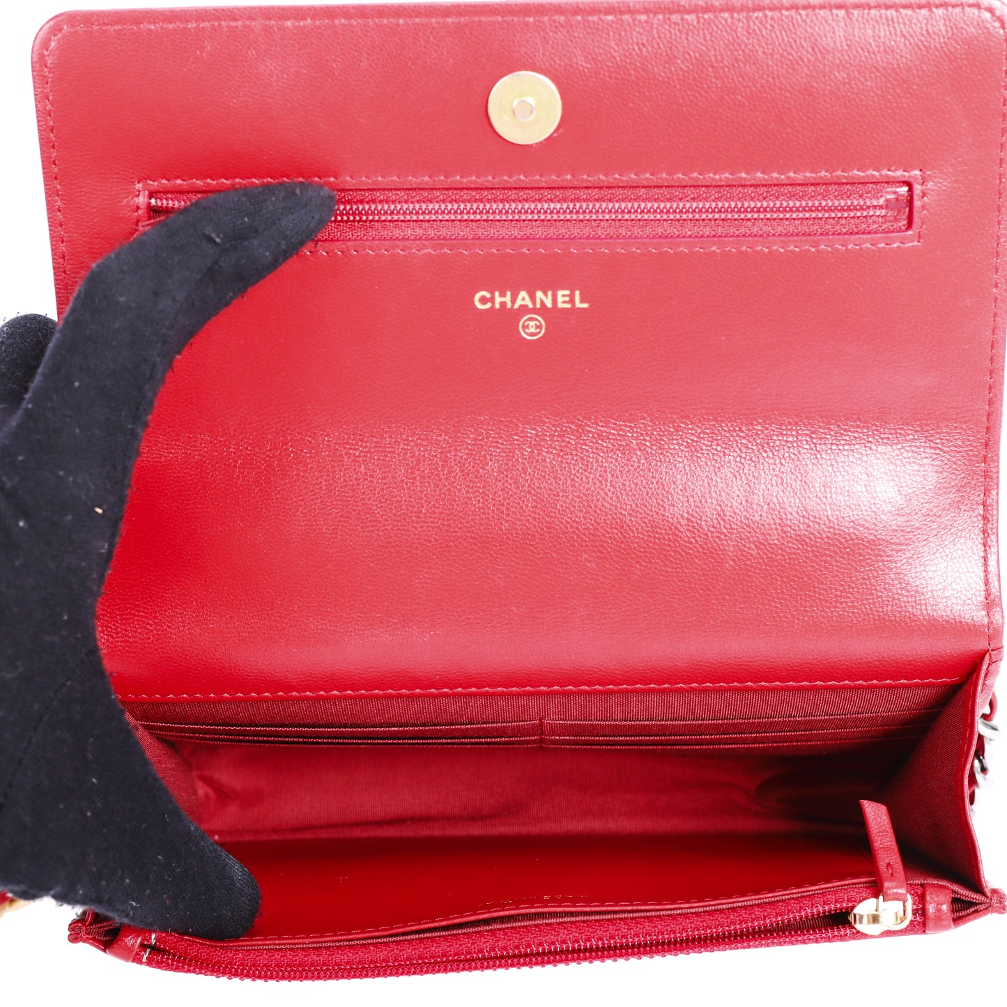 Pre-Owned Chanel 19 Red Lambskin Leather Wallet on Chain 32401891