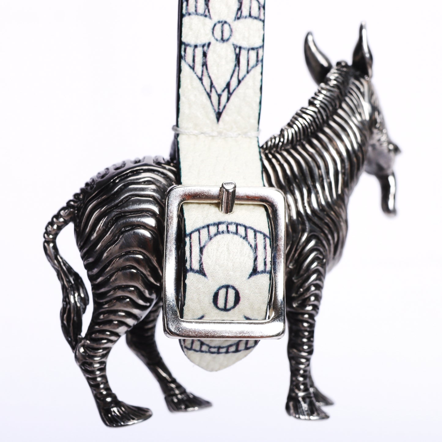 Pre-Owned Louis Vuitton Silver Metal Bag Charm 32707963