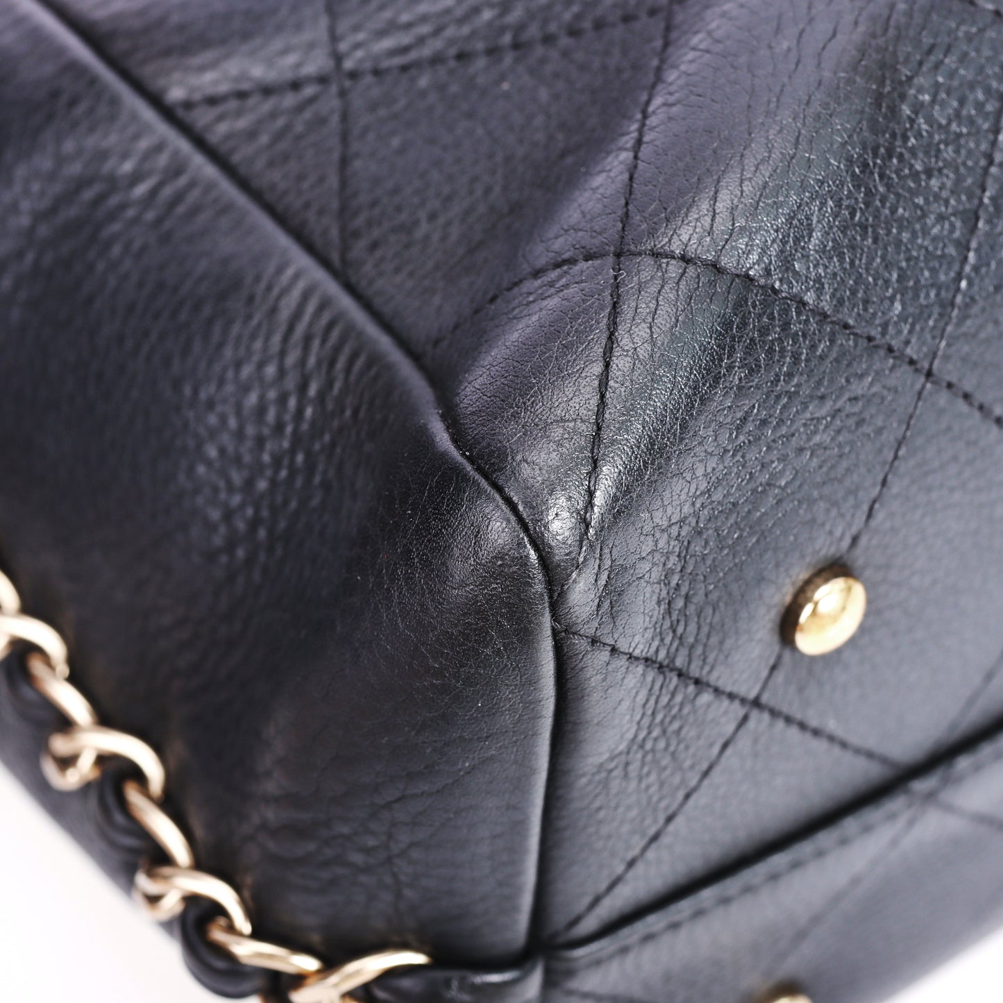 Pre-Owned Chanel Black Calfskin Shoulder Bag 33327930