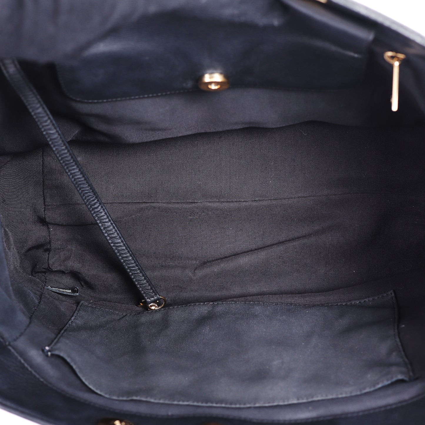 Pre-Owned Chanel Black Calfskin Shoulder Bag 33327930
