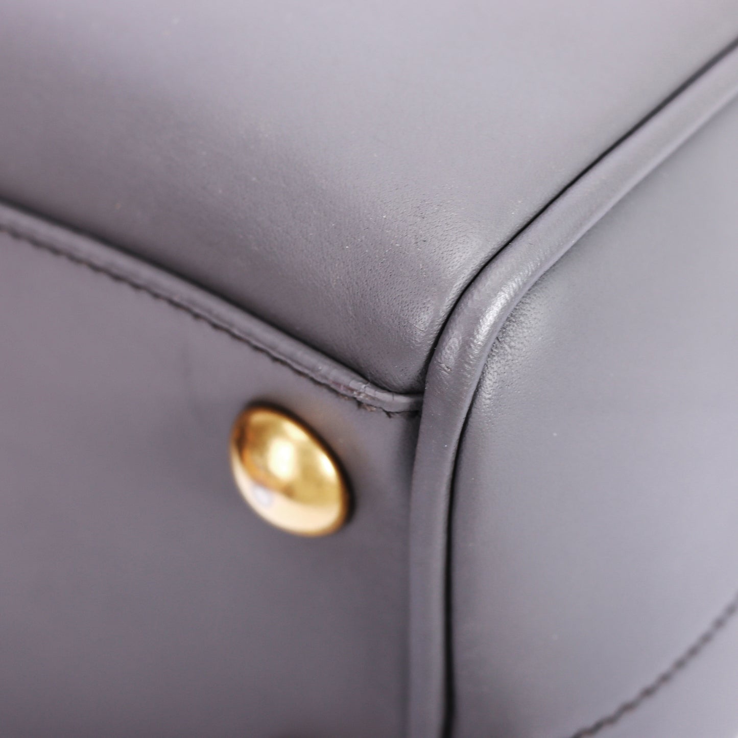 Pre-Owned Saint Laurent Classic Duffle Grey Calfskin Leather Shoulder Bag 35928781