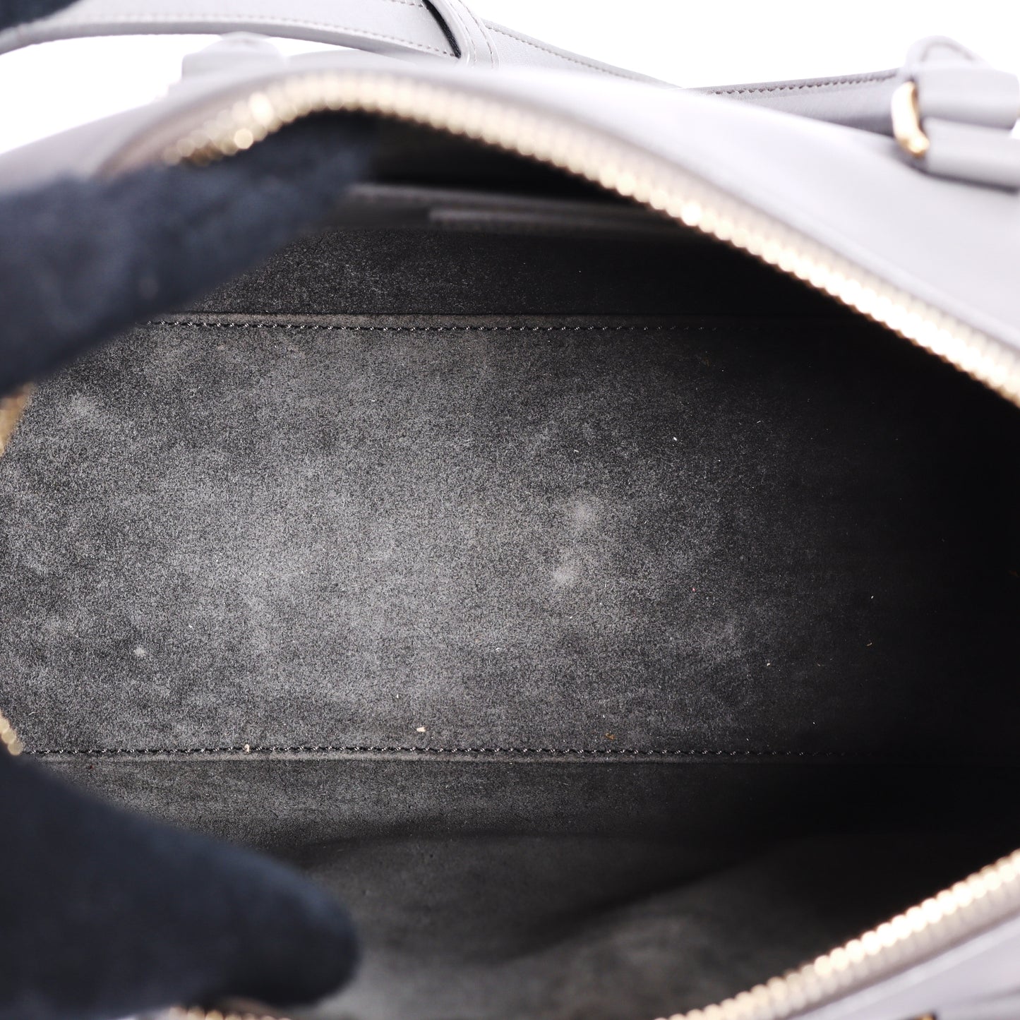 Pre-Owned Saint Laurent Classic Duffle Grey Calfskin Leather Shoulder Bag 35928781