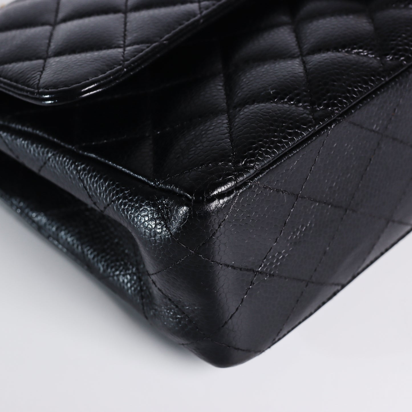 Pre-Owned Chanel Classic Flap Medium Black Quilted Calfskin Leather Crossbody Bag 37341015