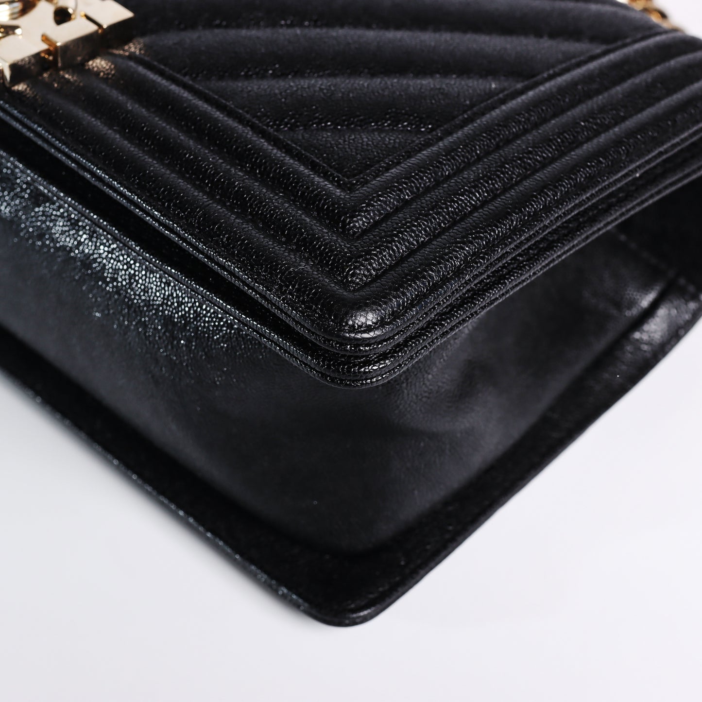 Pre-Owned Chanel Le Boy Medium Black Calfskin Crossbody Bag 38908473