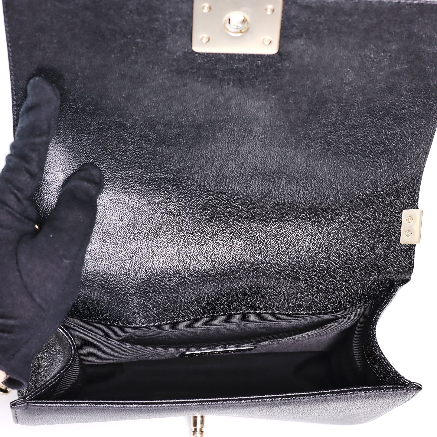 Pre-Owned Chanel Le Boy Medium Black Calfskin Crossbody Bag 38908473