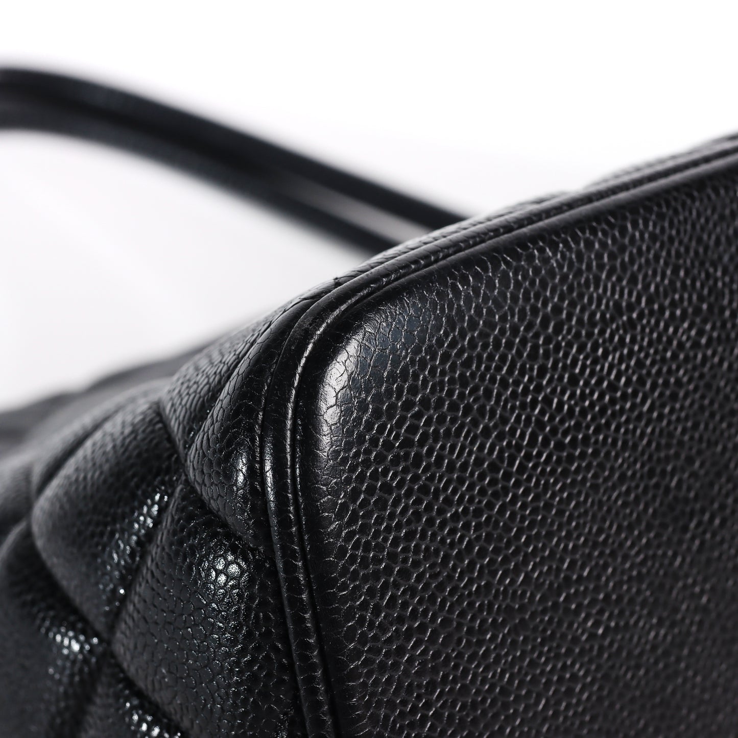 Pre-Owned Chanel Hilton Black Calfskin Top Handle Bag 41504407