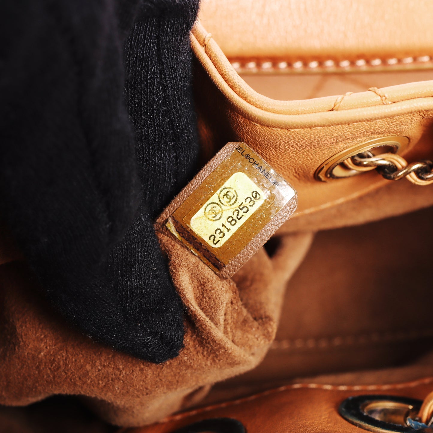 Pre-Owned Chanel Brown Calfskin Shoulder Bag 41868357 L