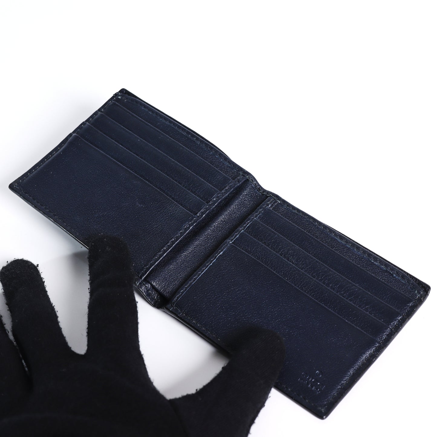 Pre-Owned Gucci Microguccissima Bifold Black Calfskin Wallet 43093240