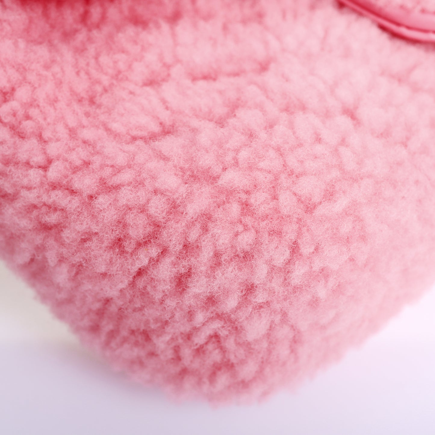 Pre-Owned Gucci GG Super GG Marmont Pink Shearling Calfskin Matelasse Shoulder Bag 44054625