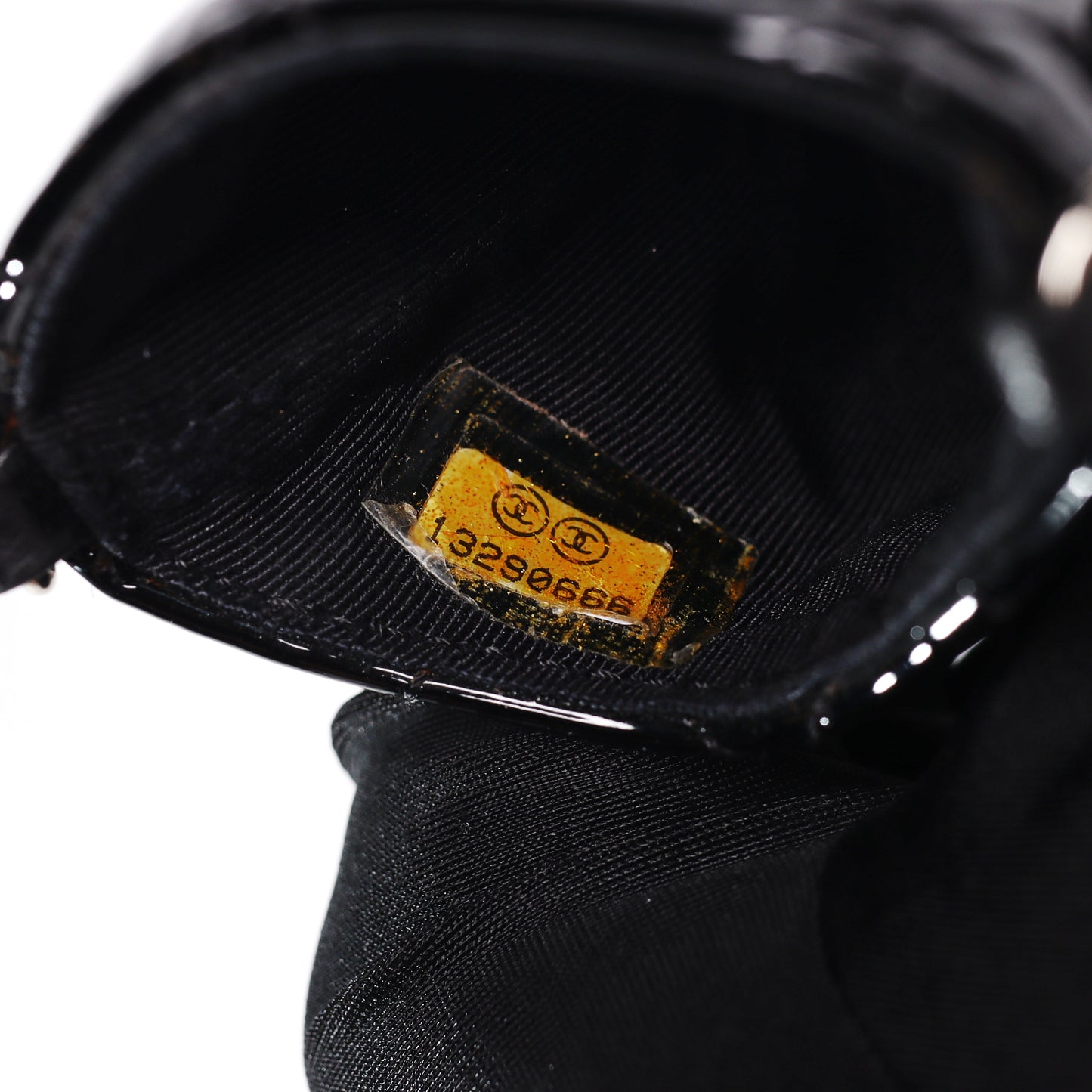 Pre-Owned Chanel Quilted Black Patent Leather Phone Bag 45136329