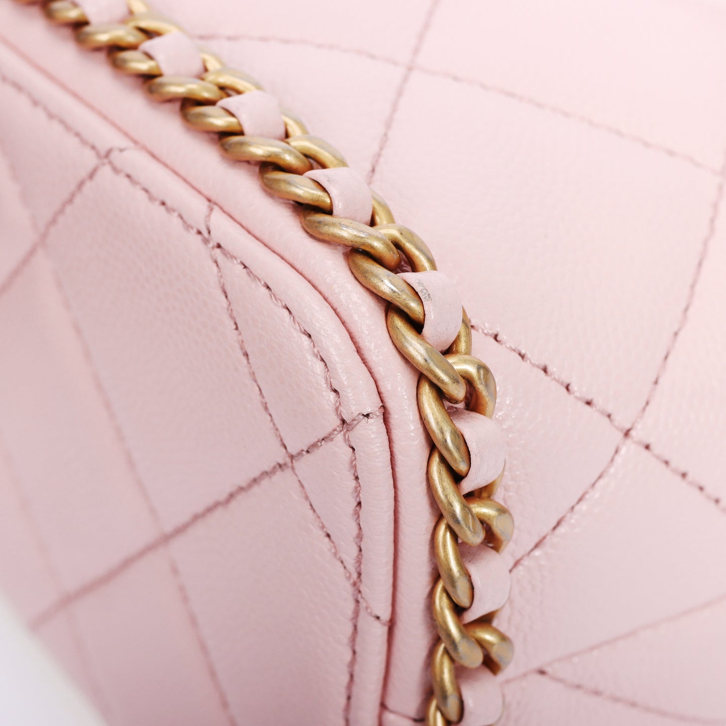 Pre-Owned Chanel Ado Pink Quilted Calfskin Leather Backpack 46723382