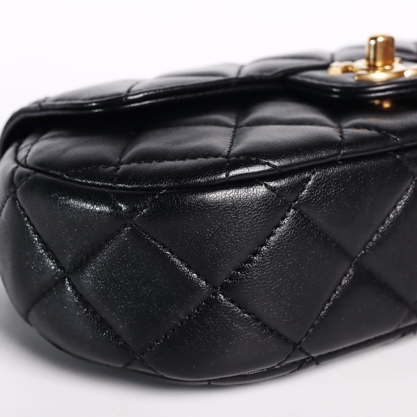 Pre-Owned Chanel 24C Black Lambskin Shoulder Bag 48126098 L