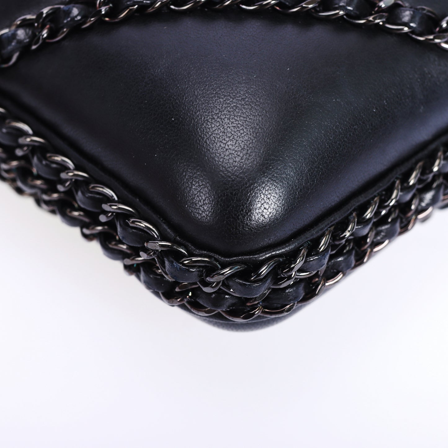Pre-Owned Chanel Black Chevron Lambskin Leather Chain Around Clutch Crossbody Bag 49371485