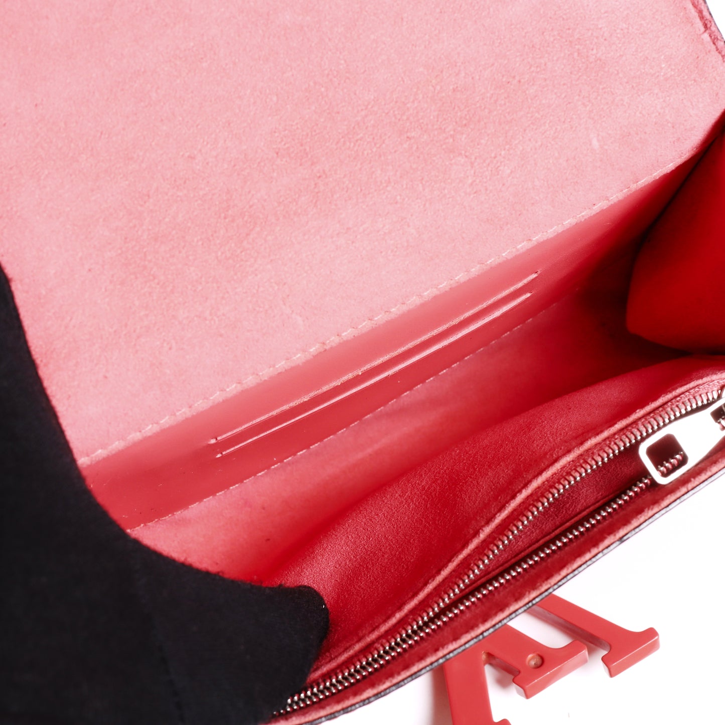 Pre-Owned Louis Vuitton Twist Pink Epi Calfskin Crossbody Bag 49577086