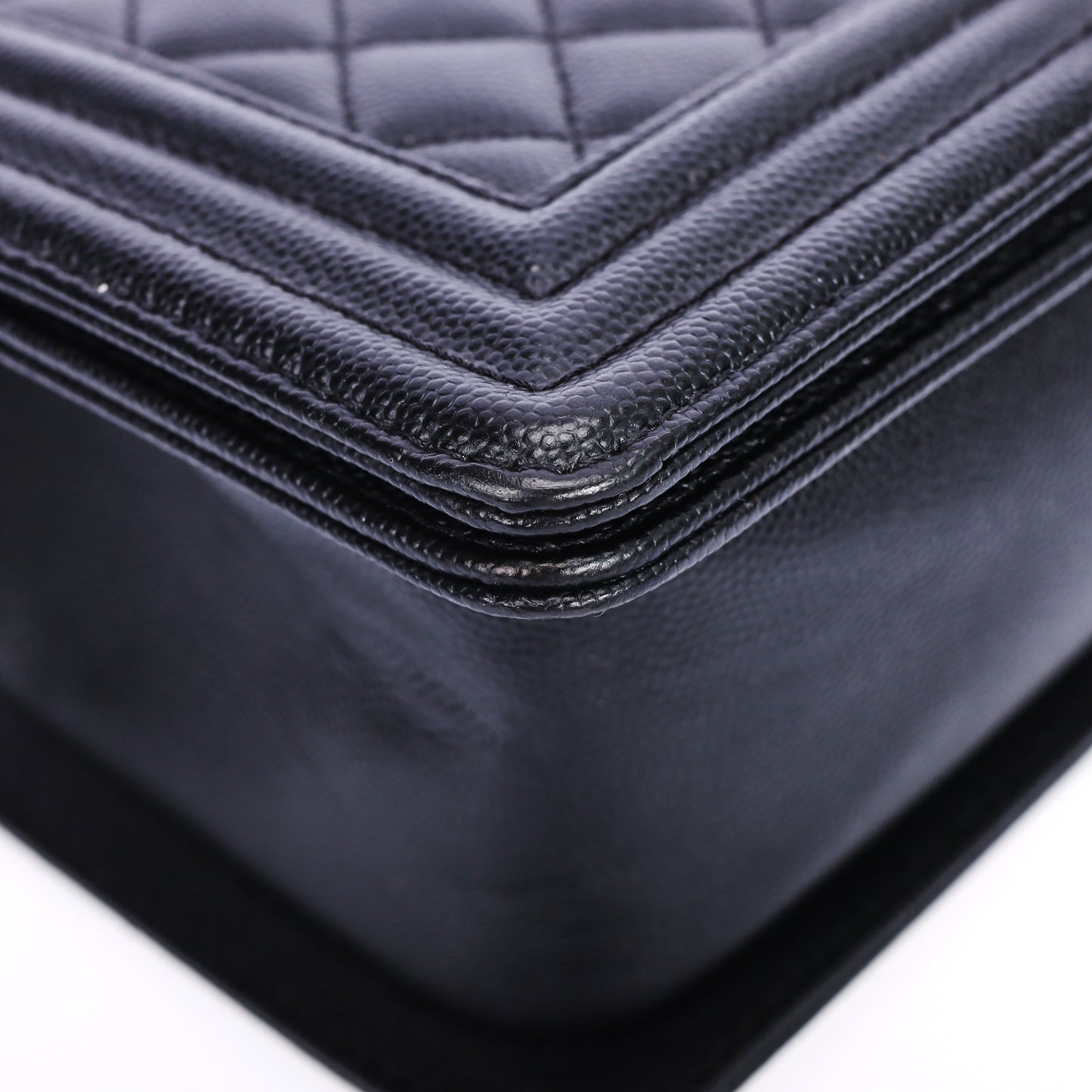 Pre-Owned Chanel Boy Medium Size Black Calfskin Leather Crossbody Bag 50888397 L