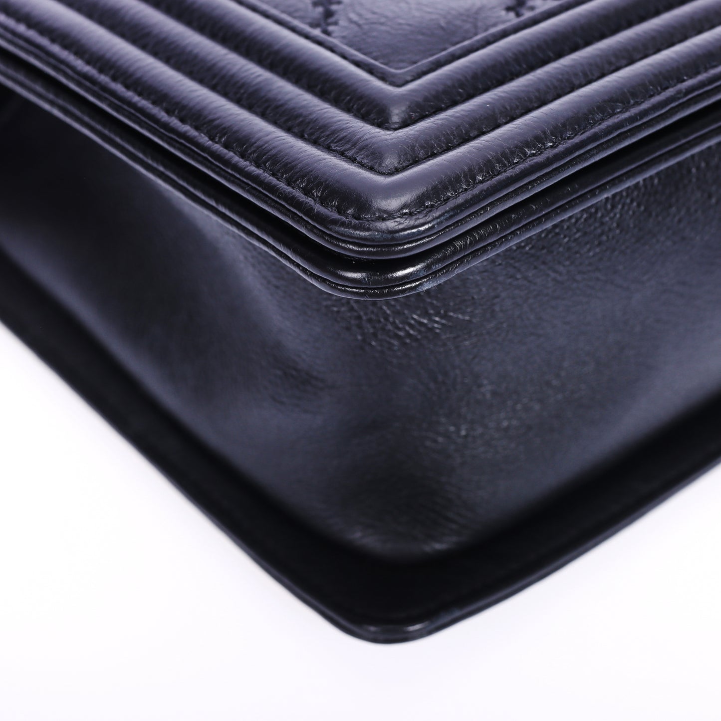 Pre-Owned Chanel Le Boy Black Calfskin Quilted Crossbody Bag 50897545