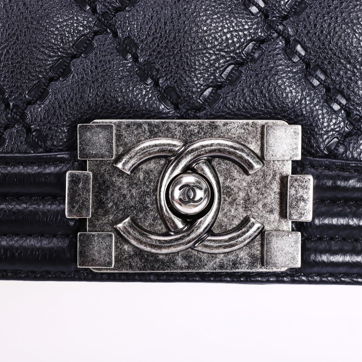 Pre-Owned Chanel Le Boy Black Calfskin Quilted Crossbody Bag 50897545