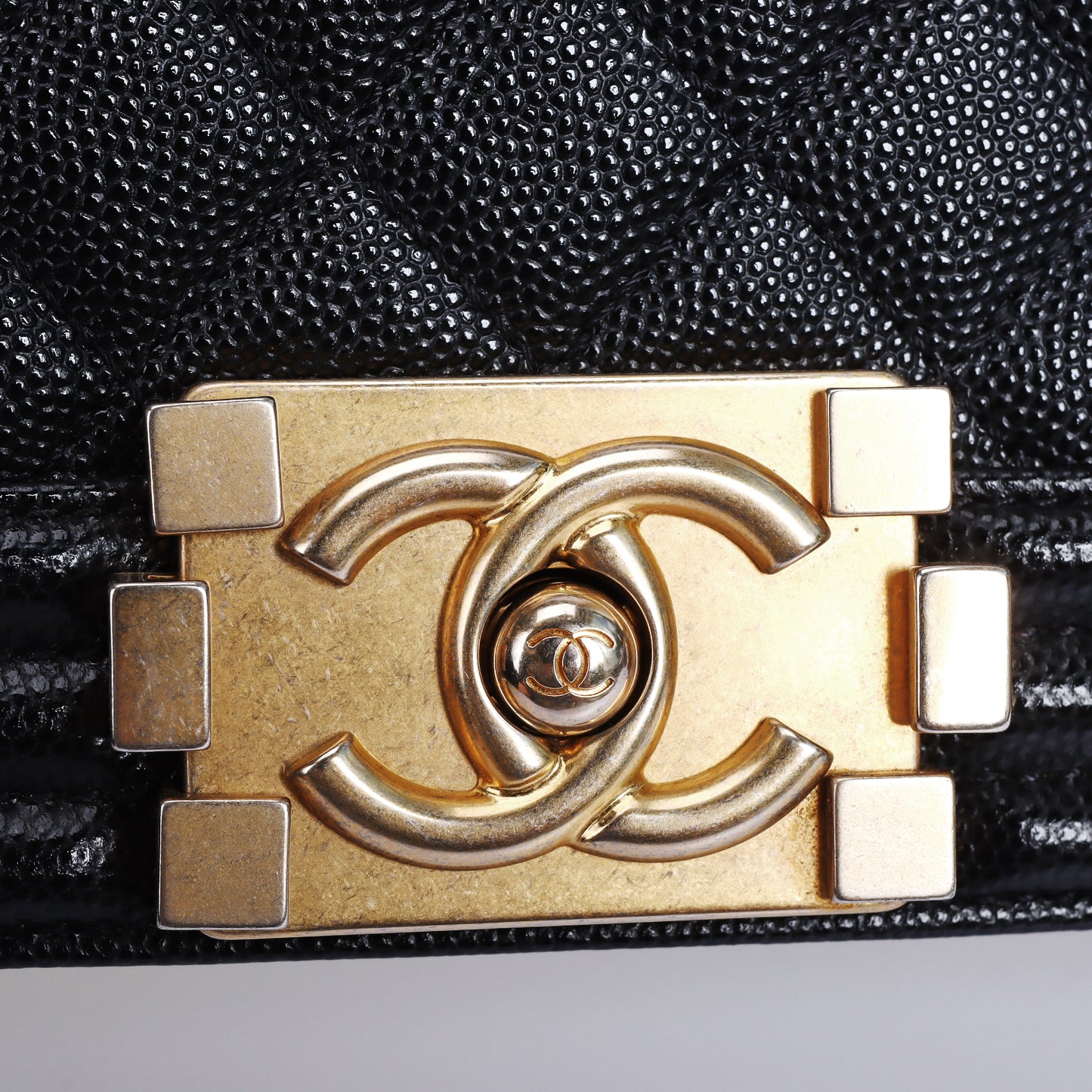 Pre-Owned Chanel Le Boy Medium Black Quilted Calfskin Crossbody Bag 51436585